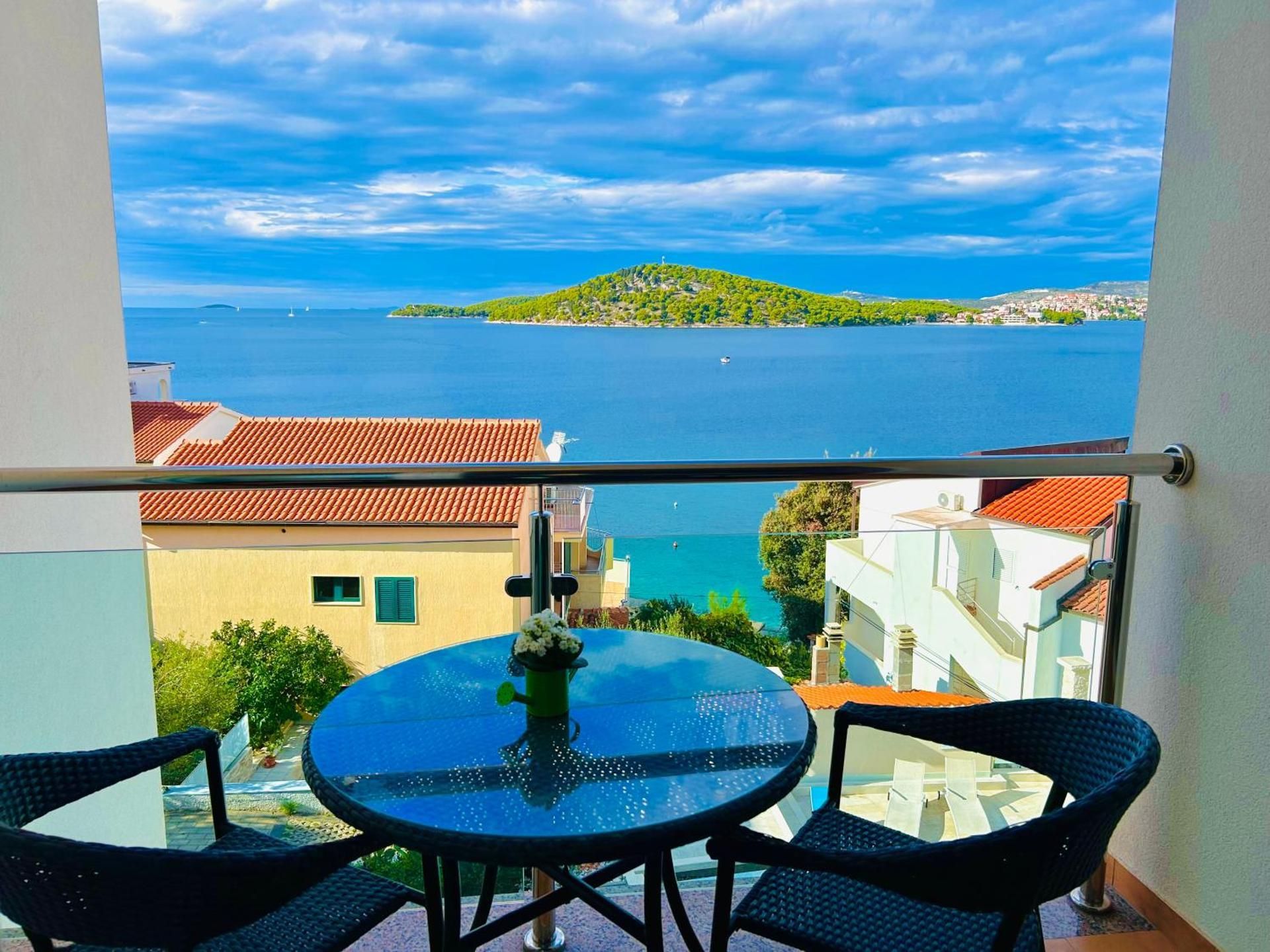 Studio Apartment with Sea View