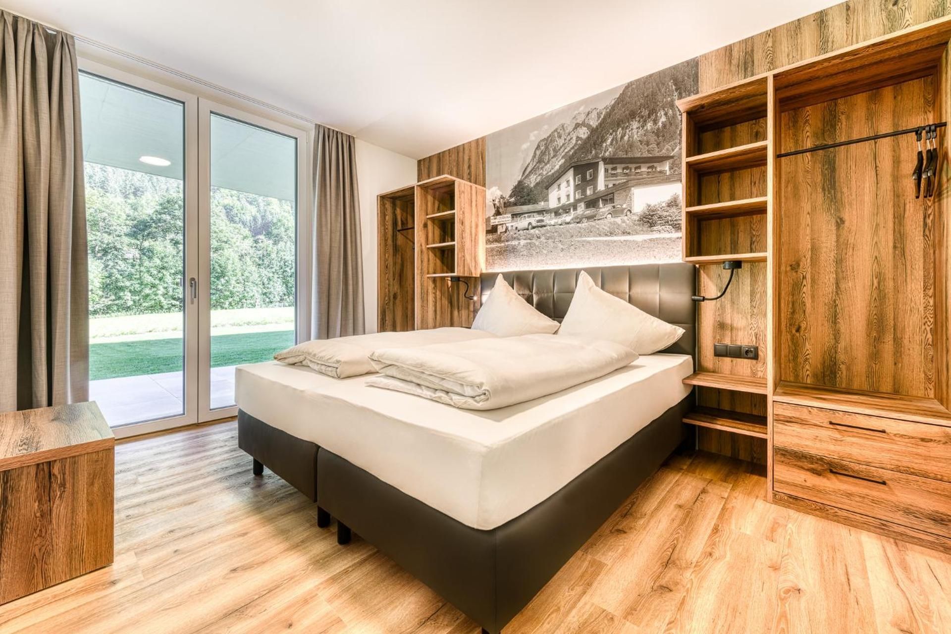 Two-Bedroom Apartment (Dogs allowed)