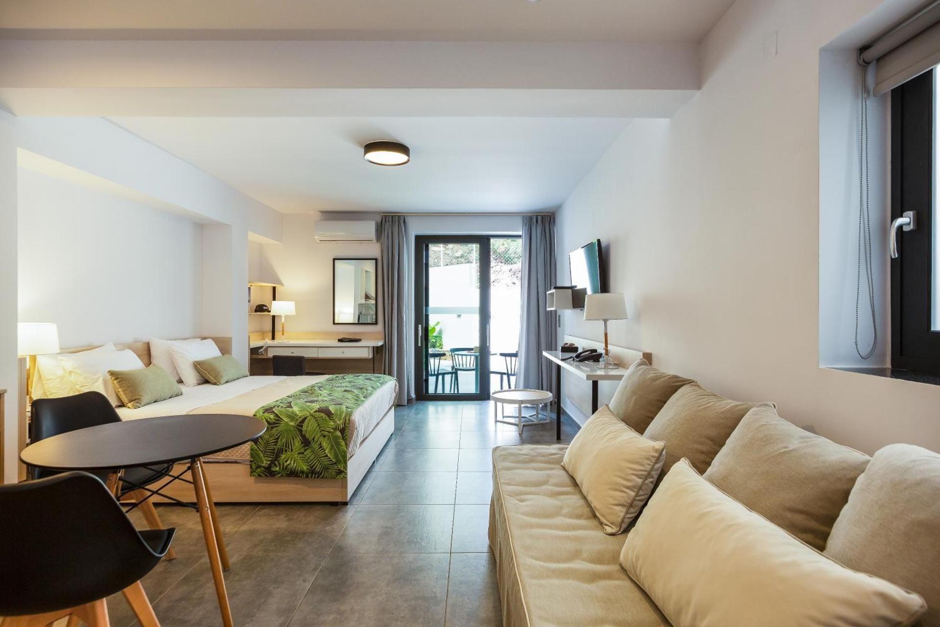 Economy Suite