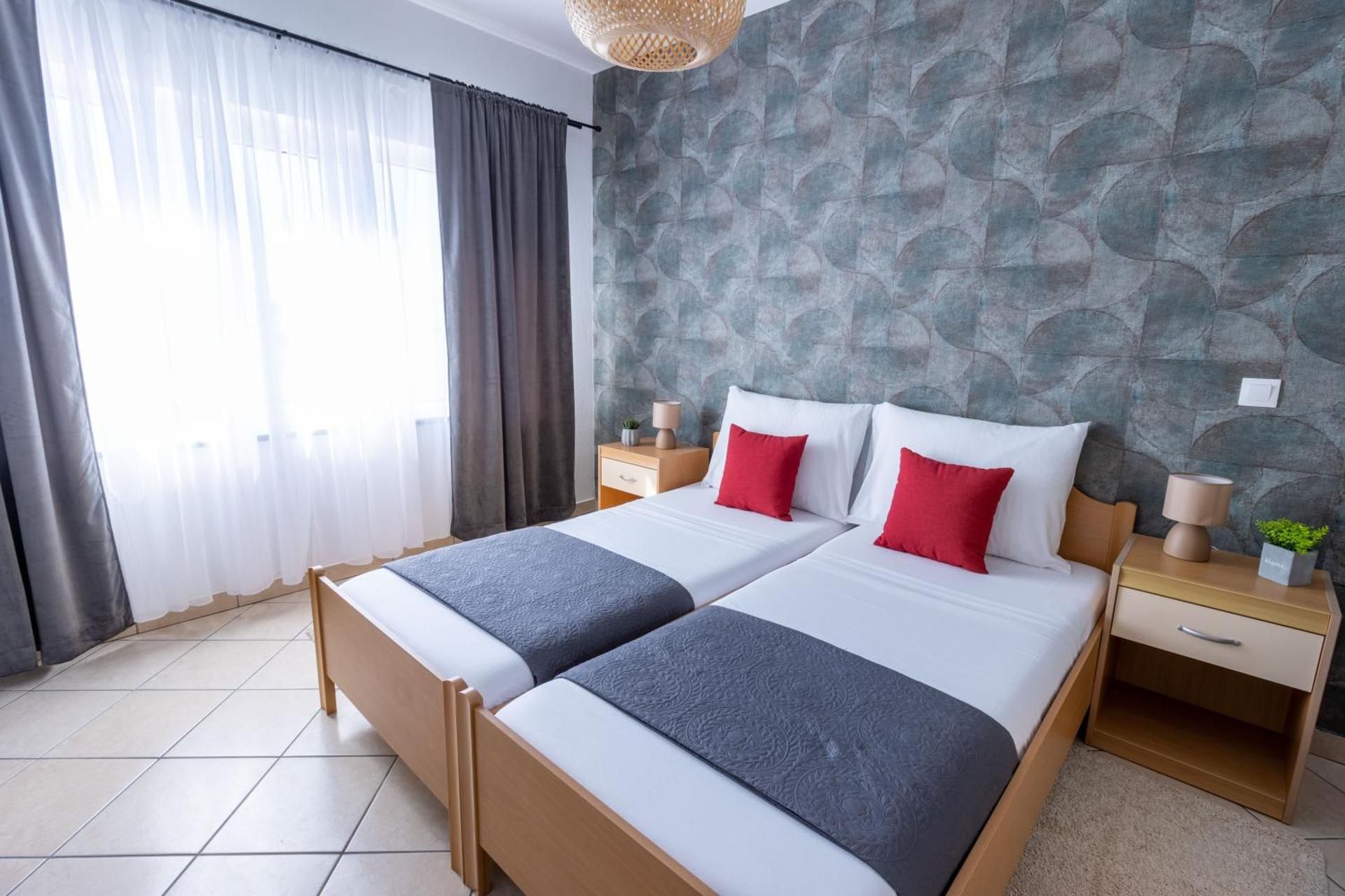Deluxe Double Room with Side Sea View