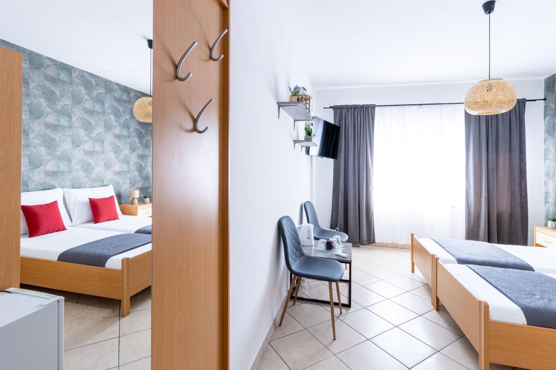 Deluxe Double Room with Side Sea View