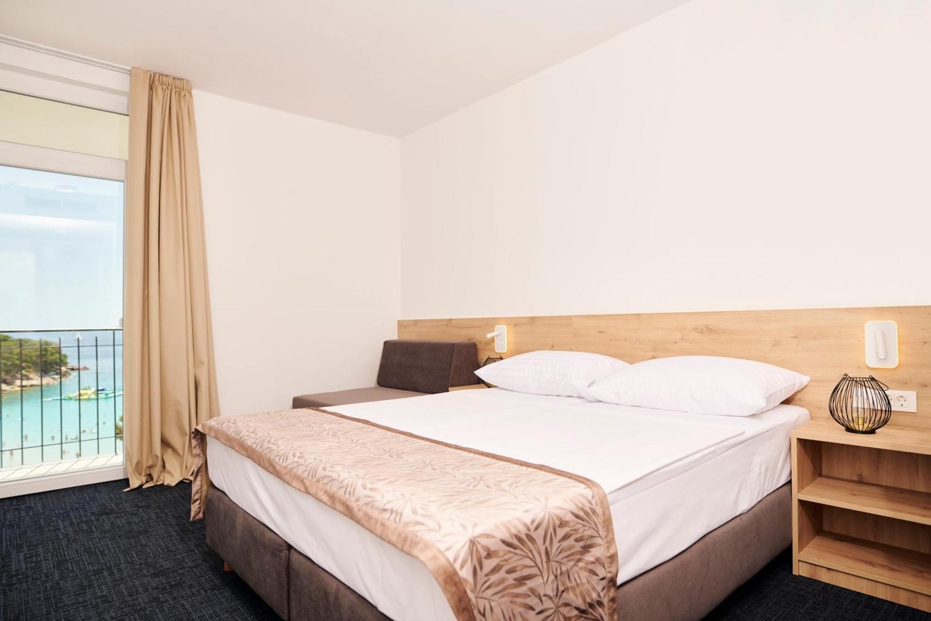 Double or Twin Room with Sea View and Balcony