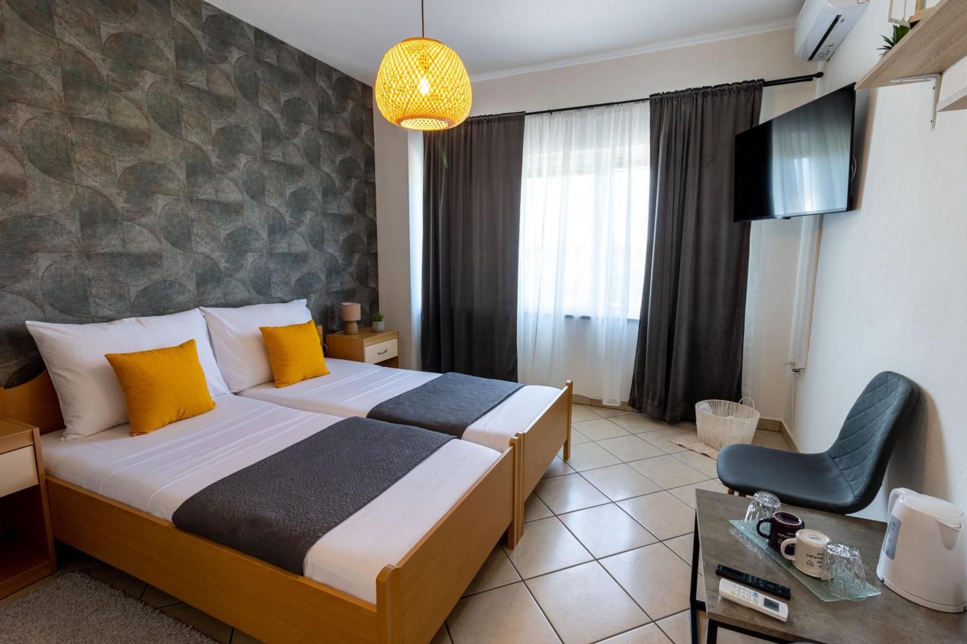Deluxe King Room