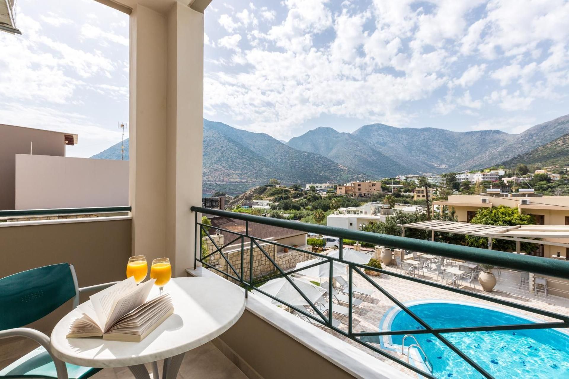 Superior Studio with Pool View