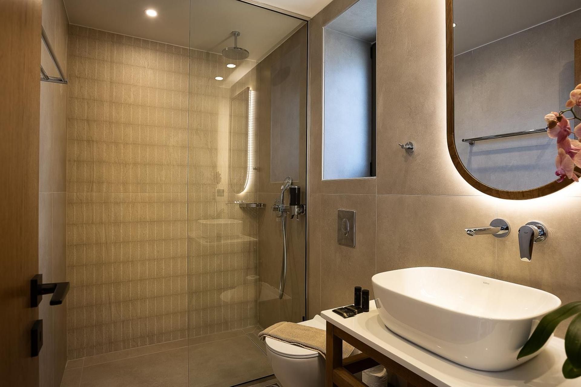Deluxe Suite with Sea View