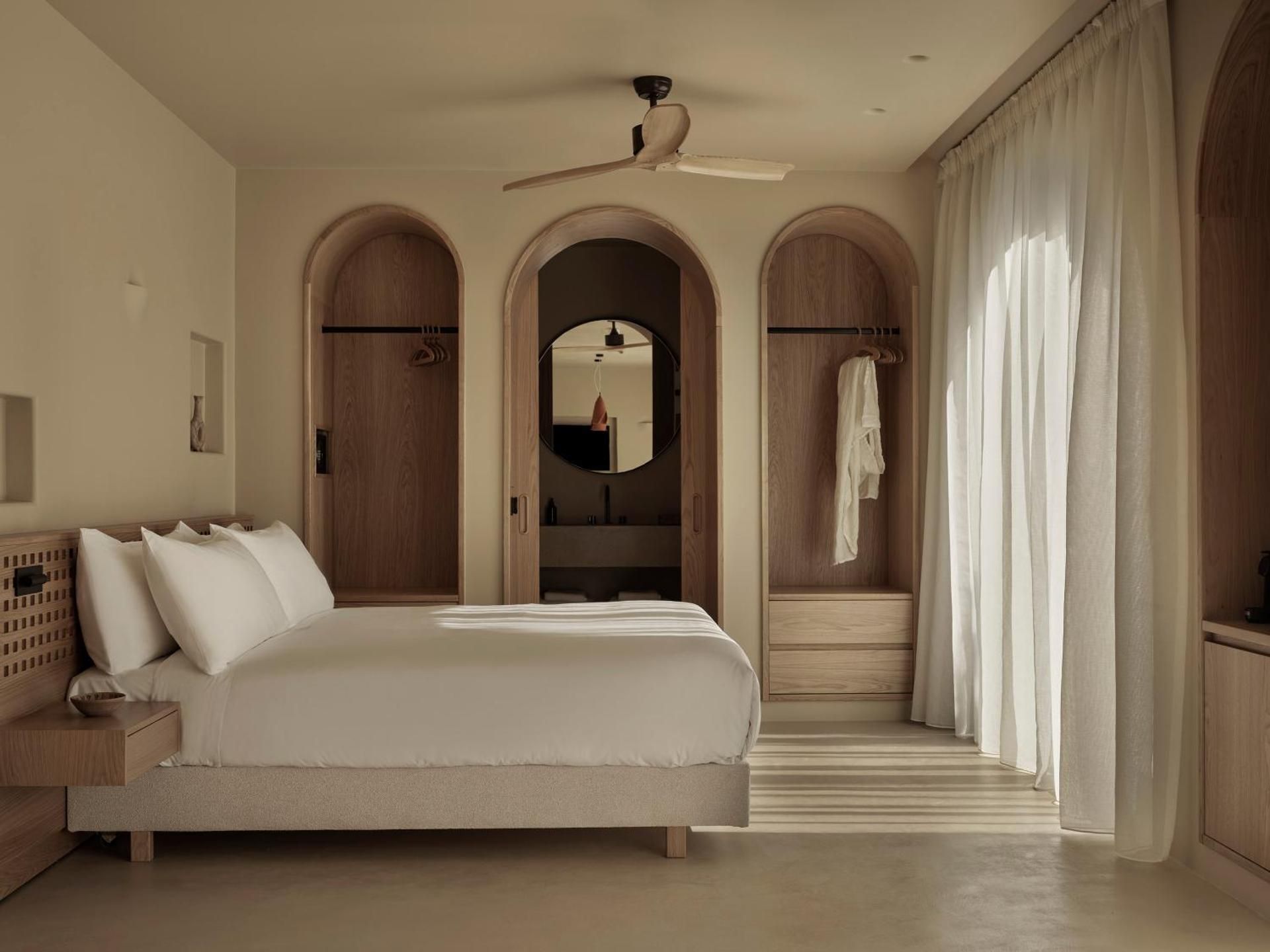 Deluxe Suite with Pool, Terrace and Sea View