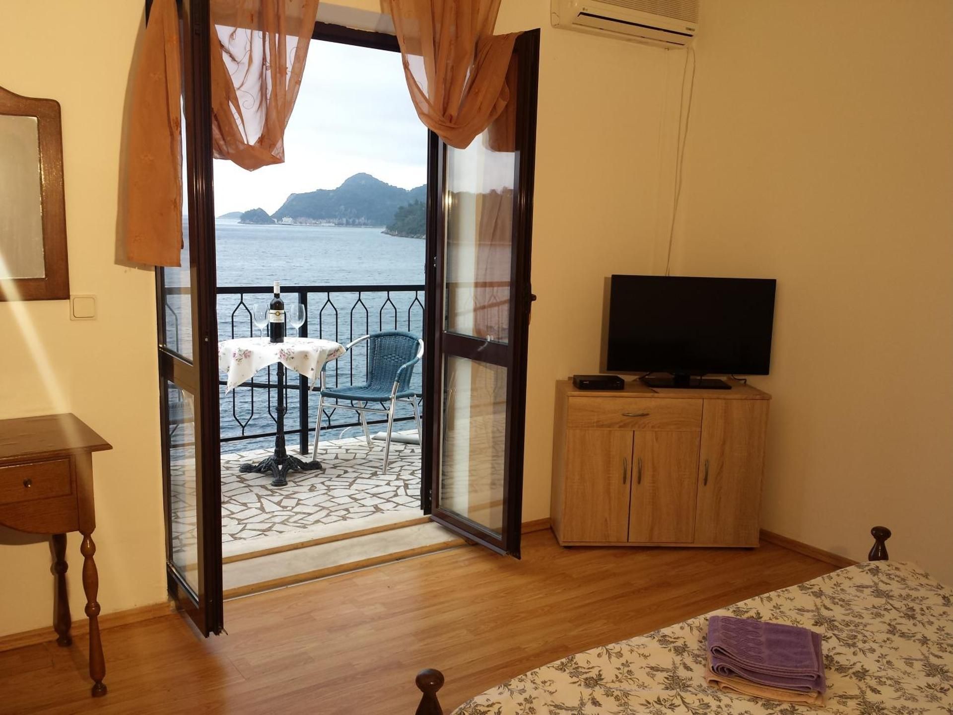 Double Room with Balcony and Sea View