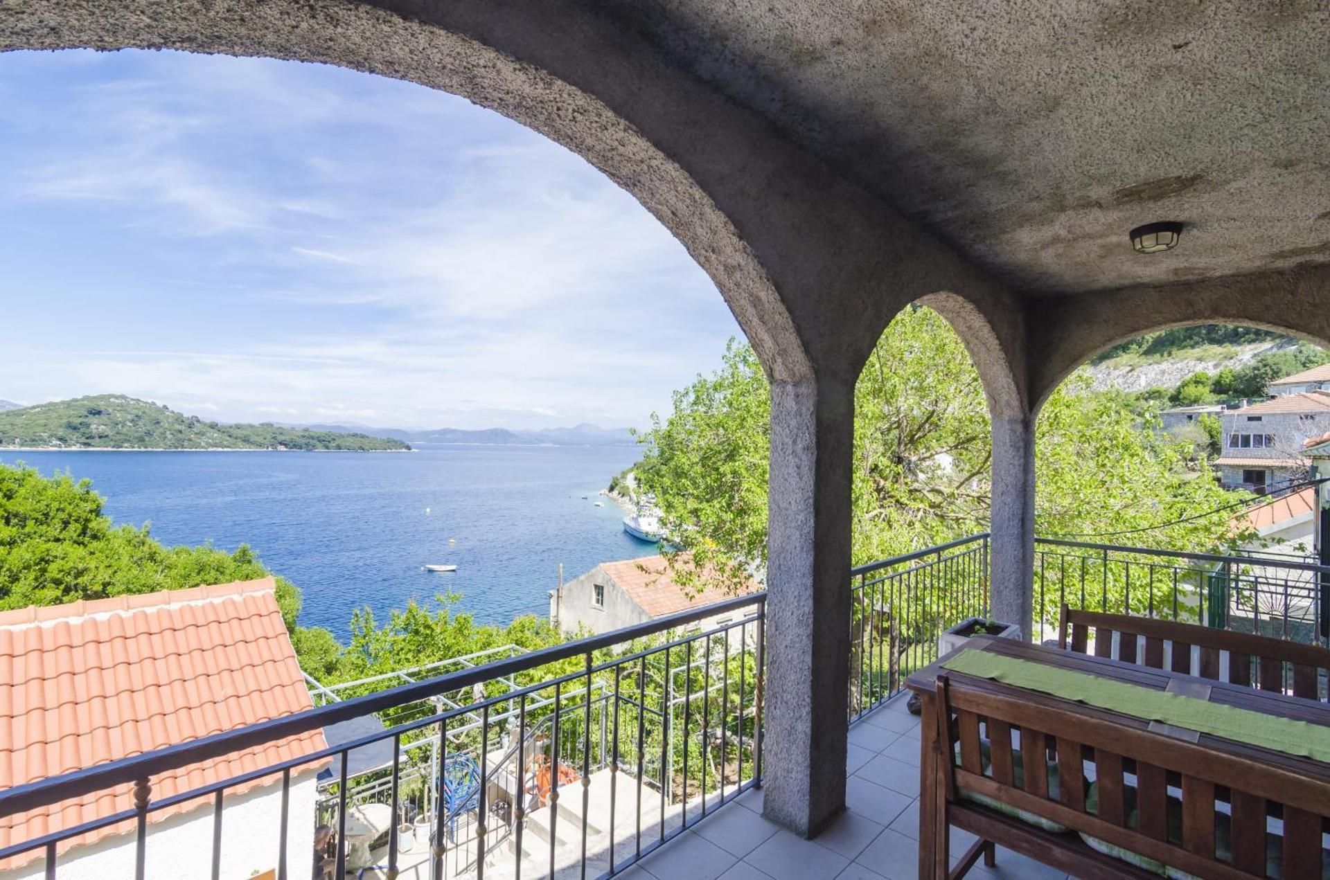 One-Bedroom Apartment with Sea View