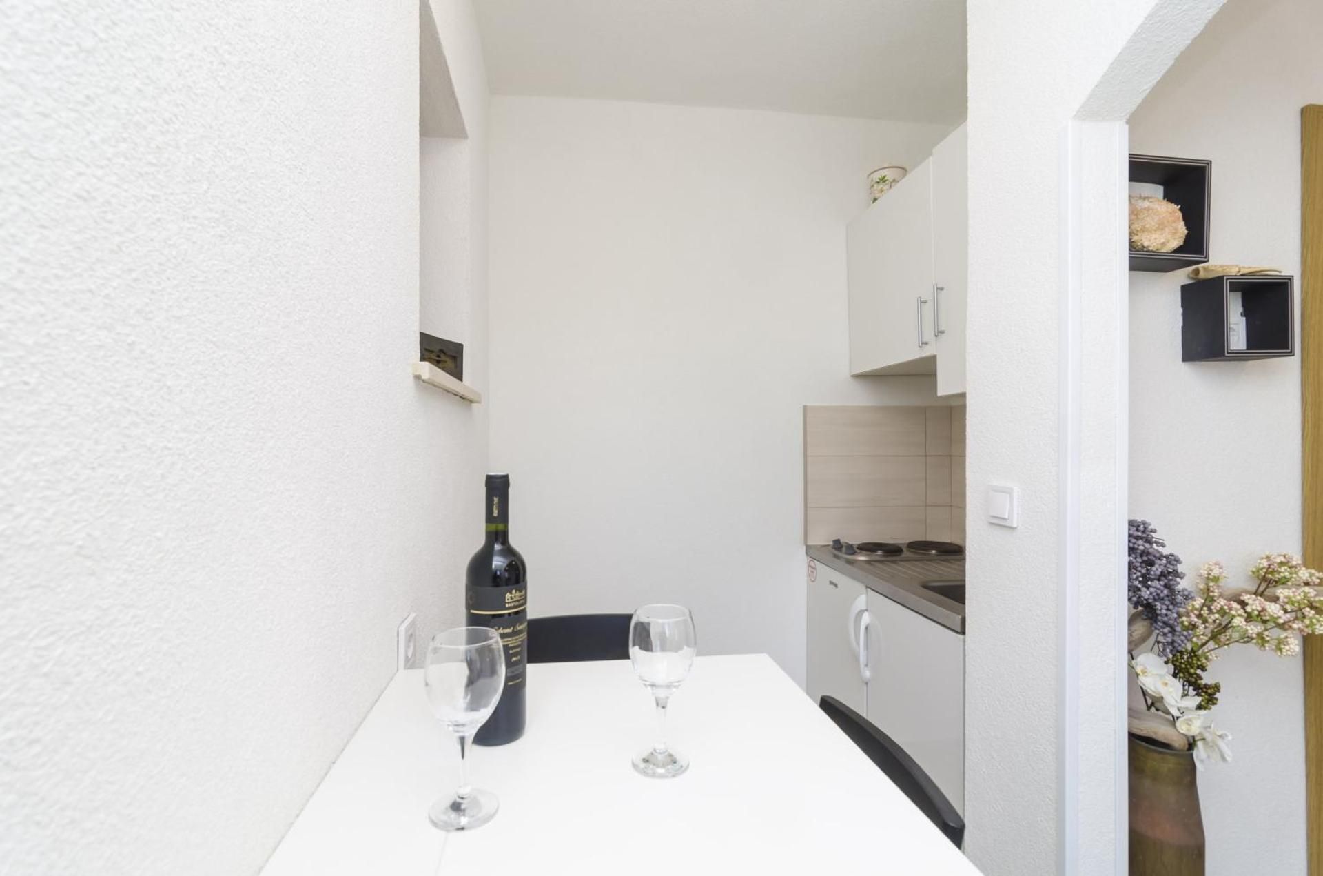 One-Bedroom Apartment - Ground Floor