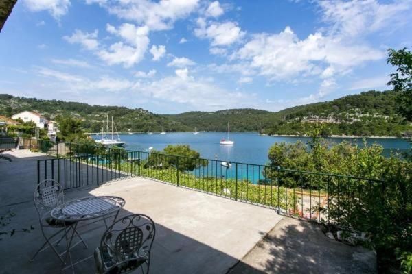 One Bedroom Apartment with Sea View