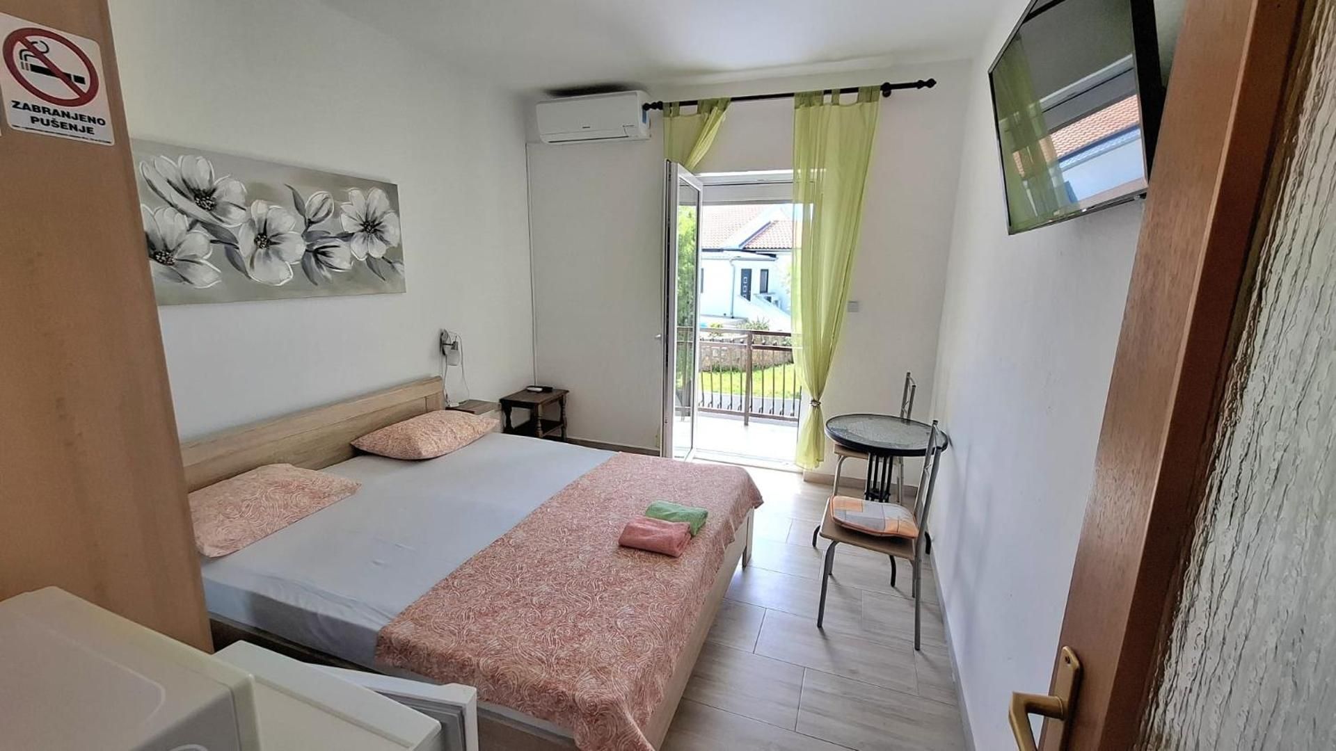 Studio with Terrace and Sea View