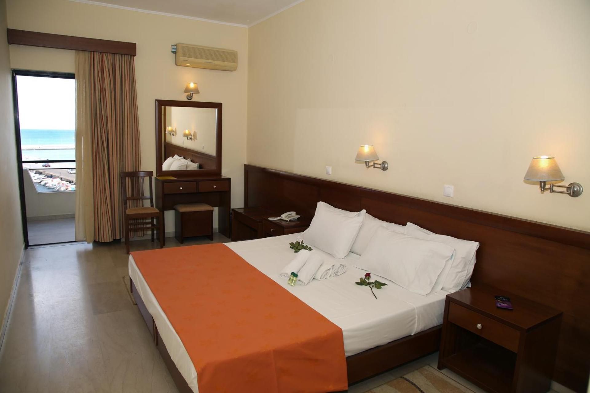 Double or Twin Room with Sea View