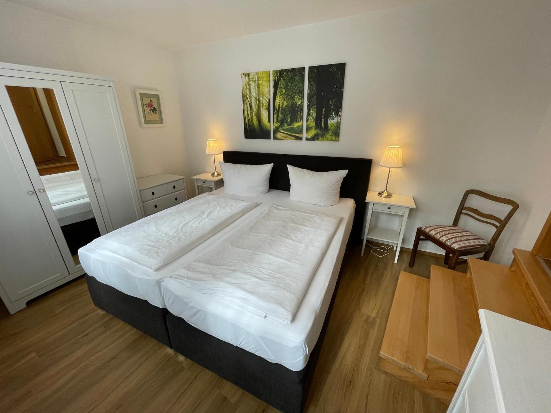 One-Bedroom Apartment with Terrace in the yard - 7