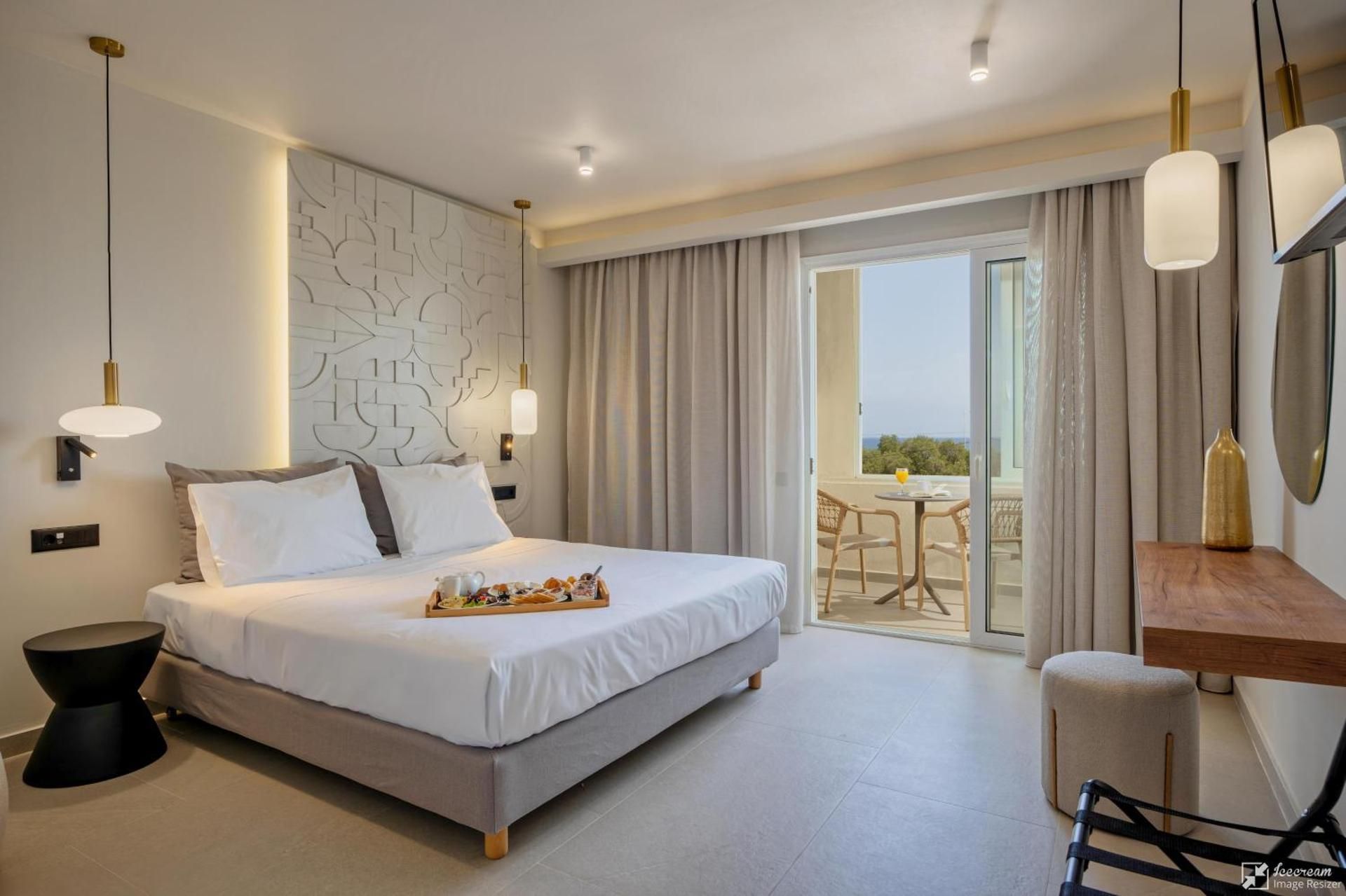 Family Room with Sea View
