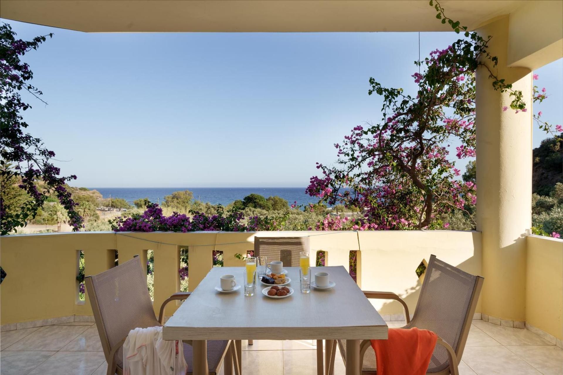One-Bedroom Apartment with Sea View