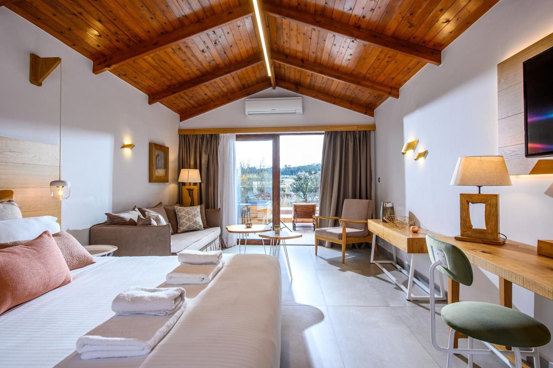 Deluxe Double Room with Outdoor Spa Hydromassage