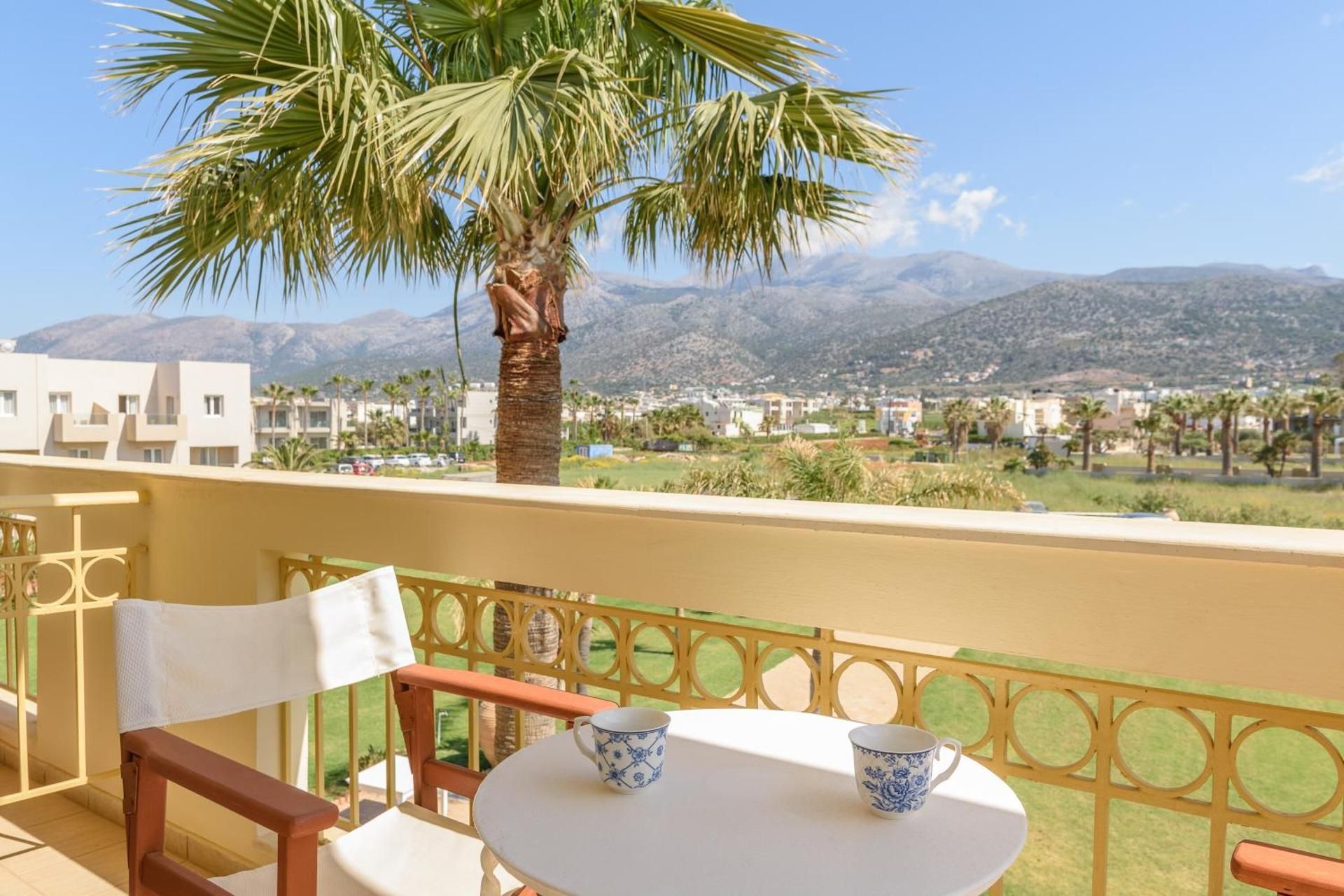 Studio by the Sea with Garden View