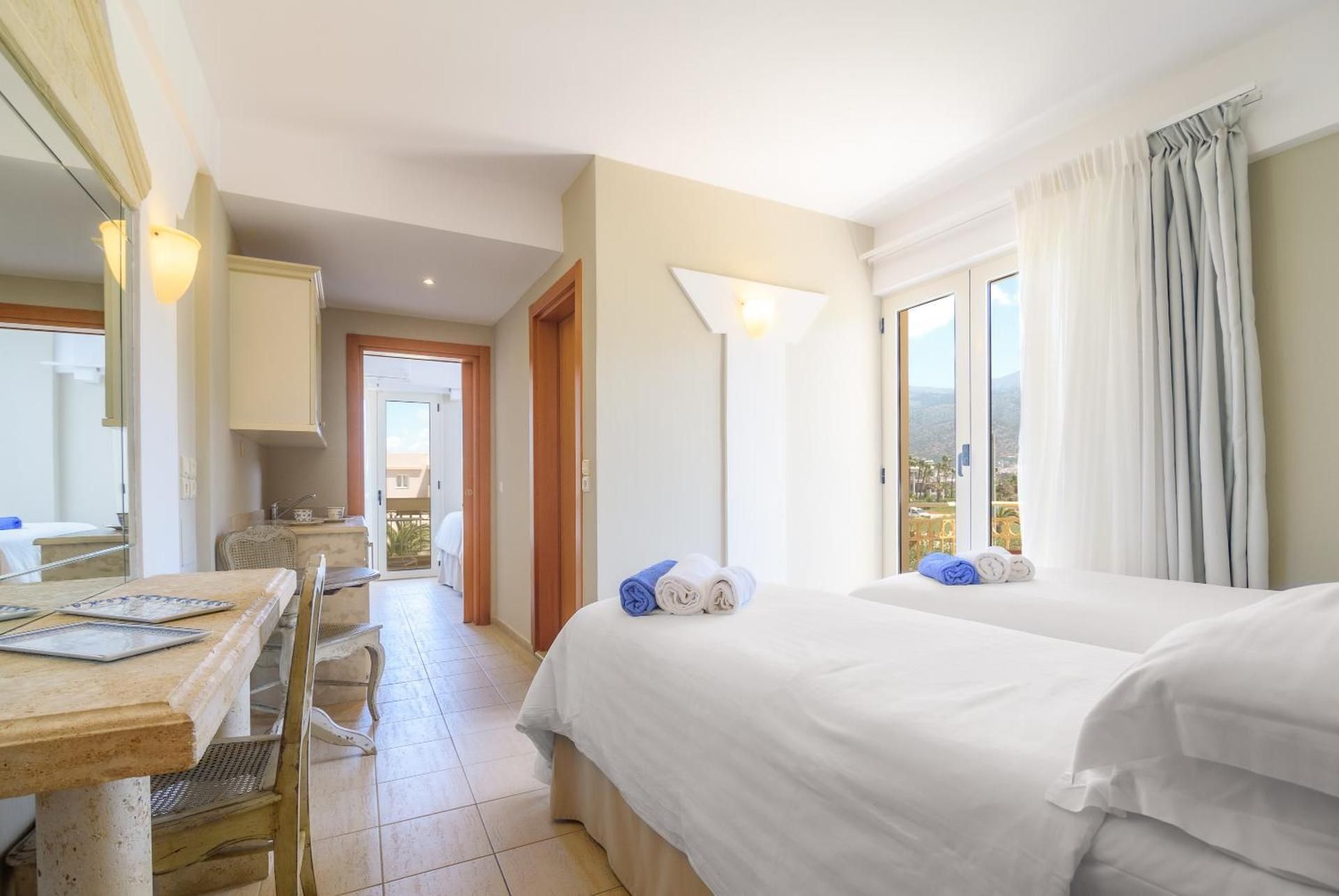 Superior Suite With Balcony Side Sea View