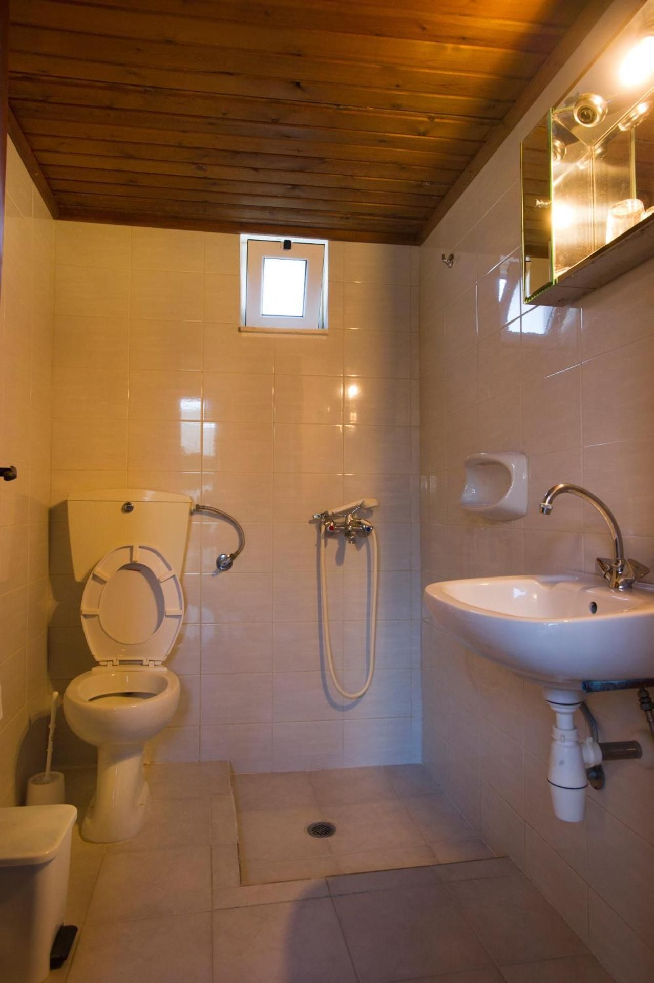 Studio (3 Adults)