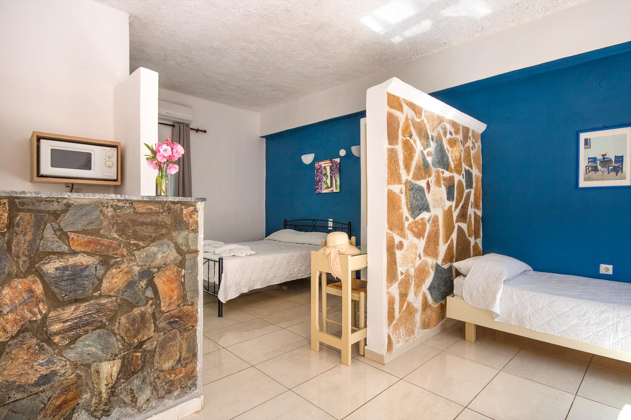 Studio Apartment with Balcony