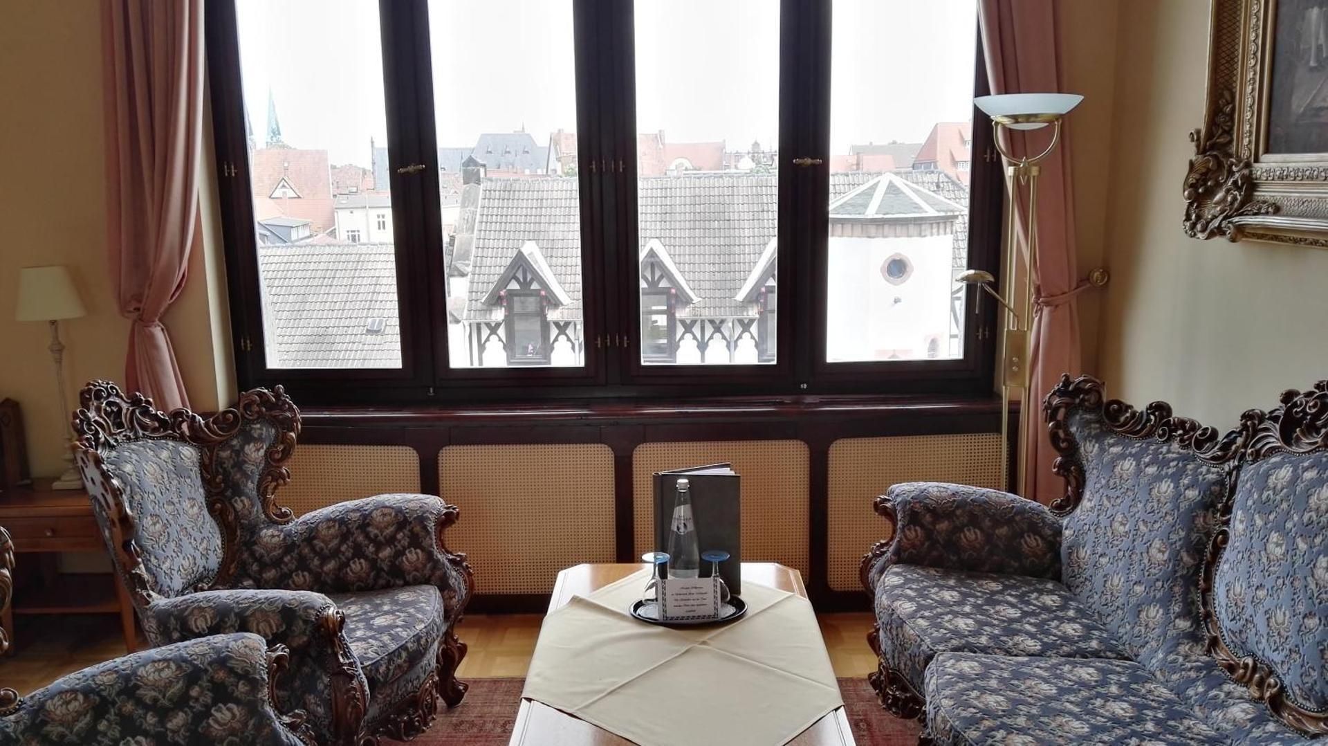 Junior Suite with City View