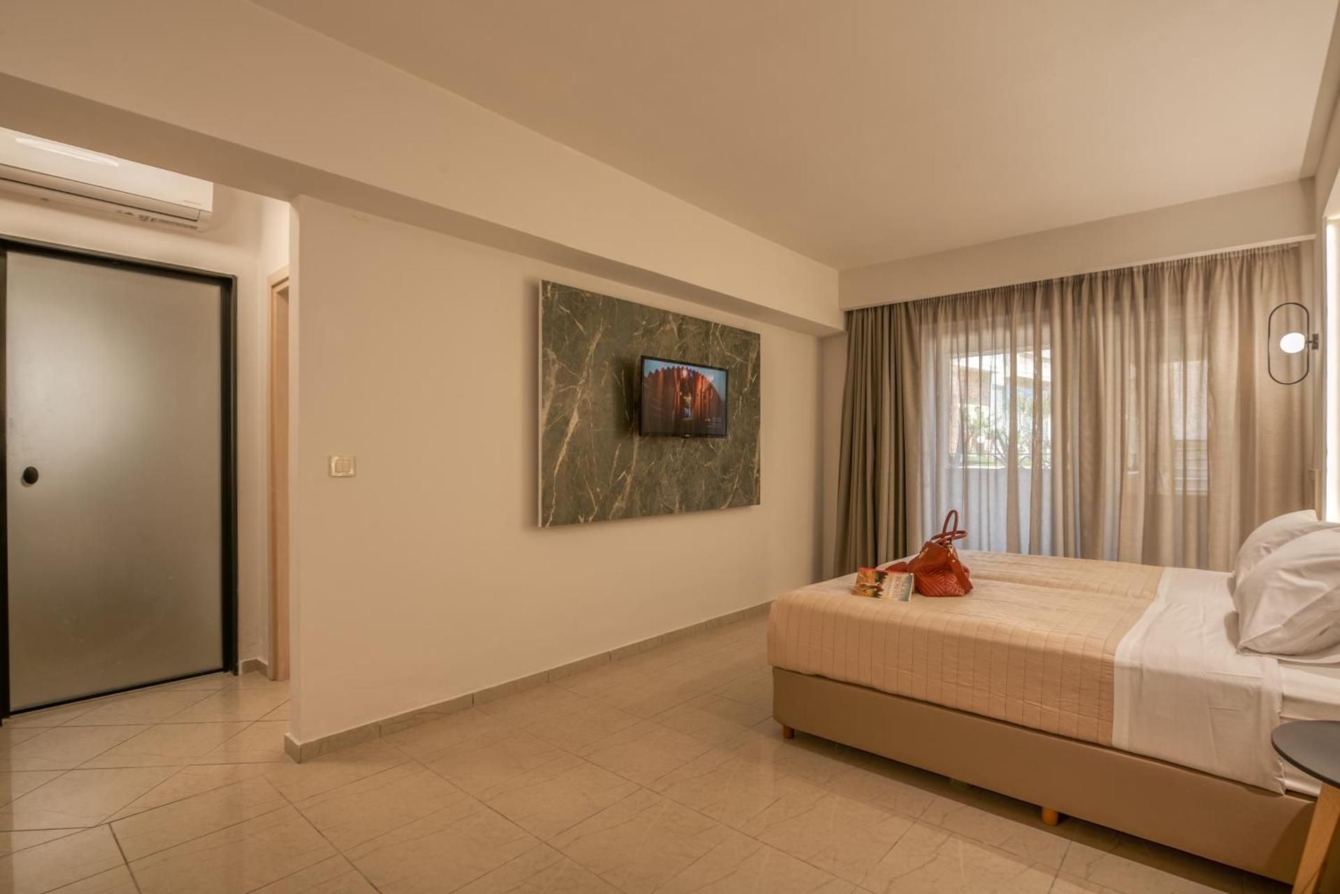 Junior Suite with Garden View