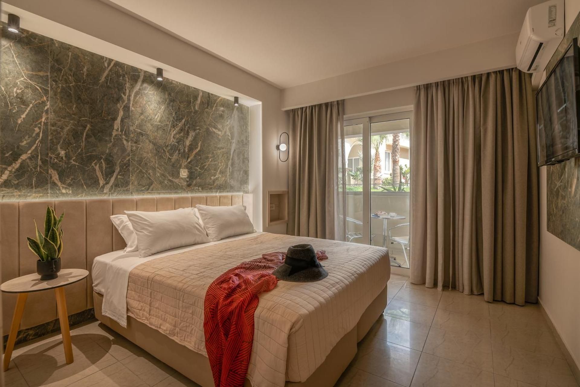 Junior Suite with Garden View