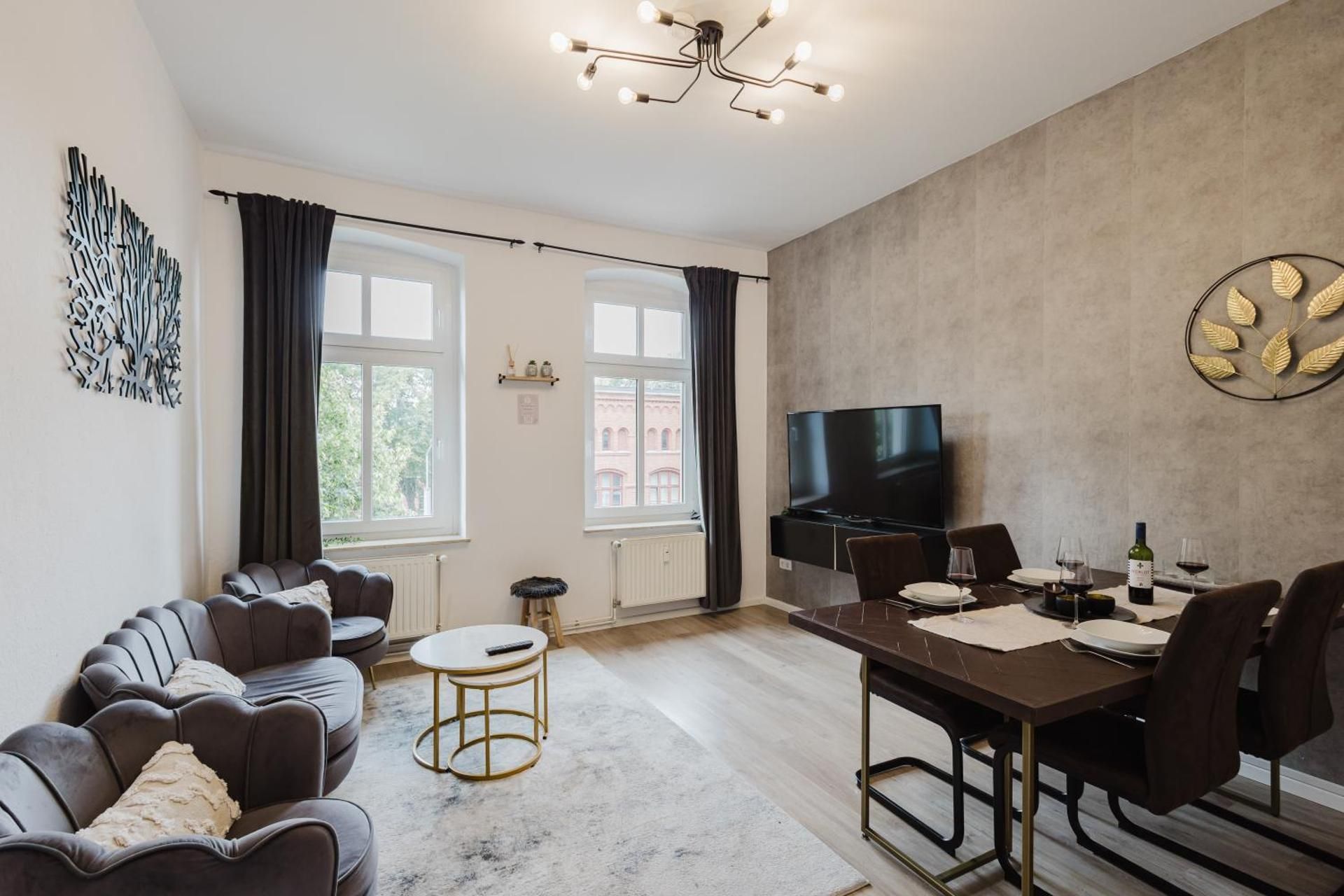 DELUXE APARTMENT