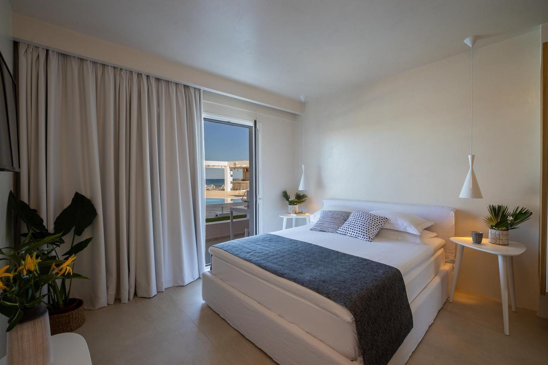 Studio with Sea View (2 Adults)