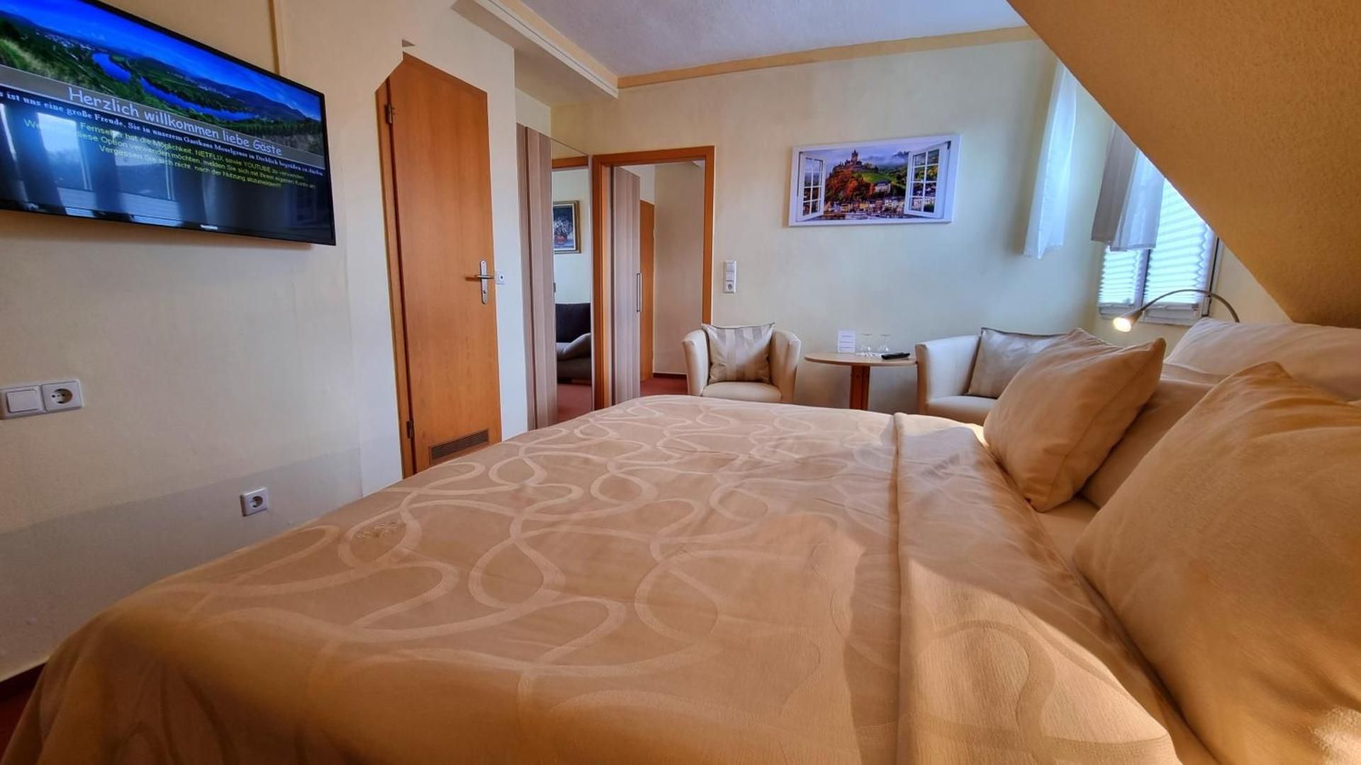 Double or Twin Room with Bathroom