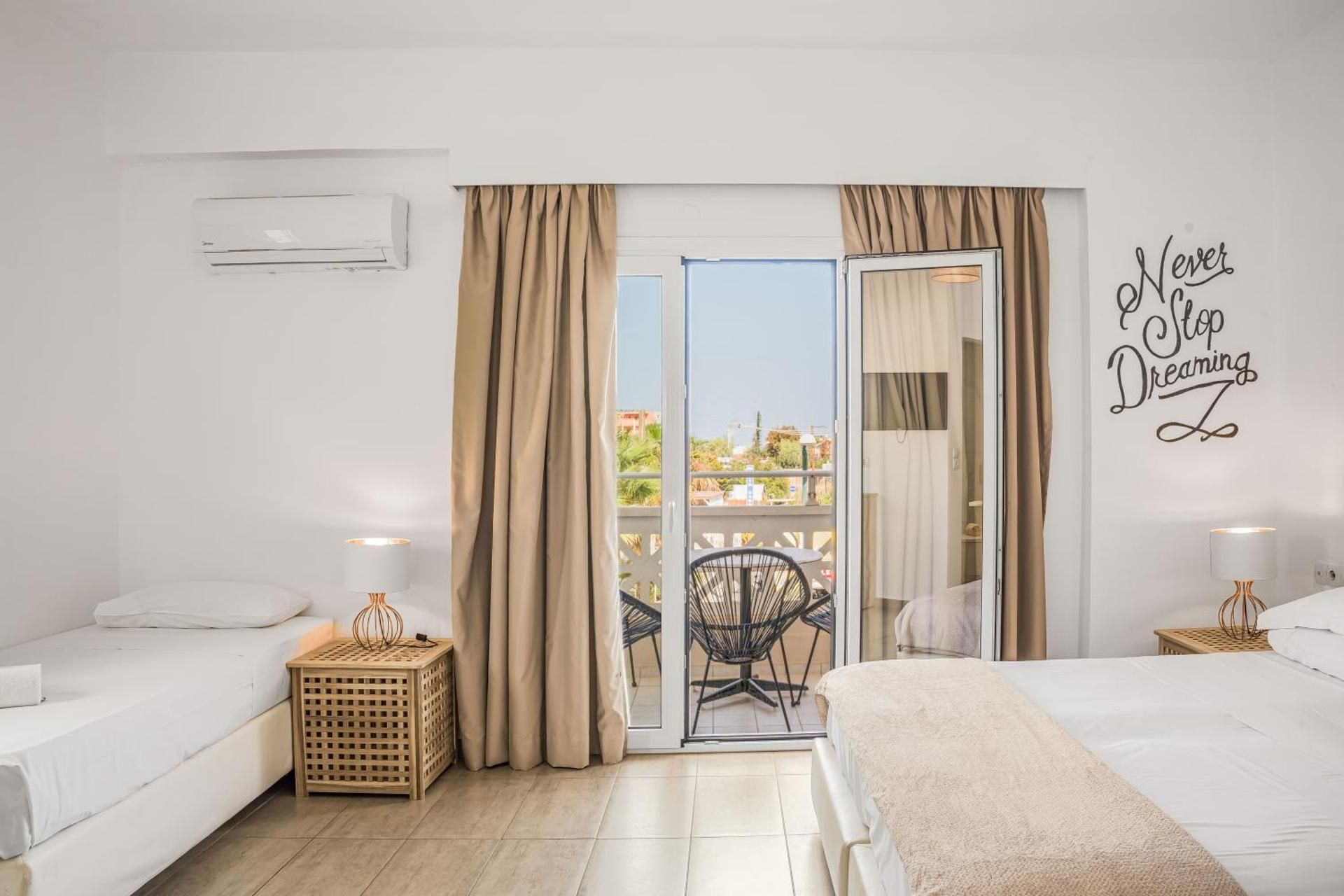 Triple Room