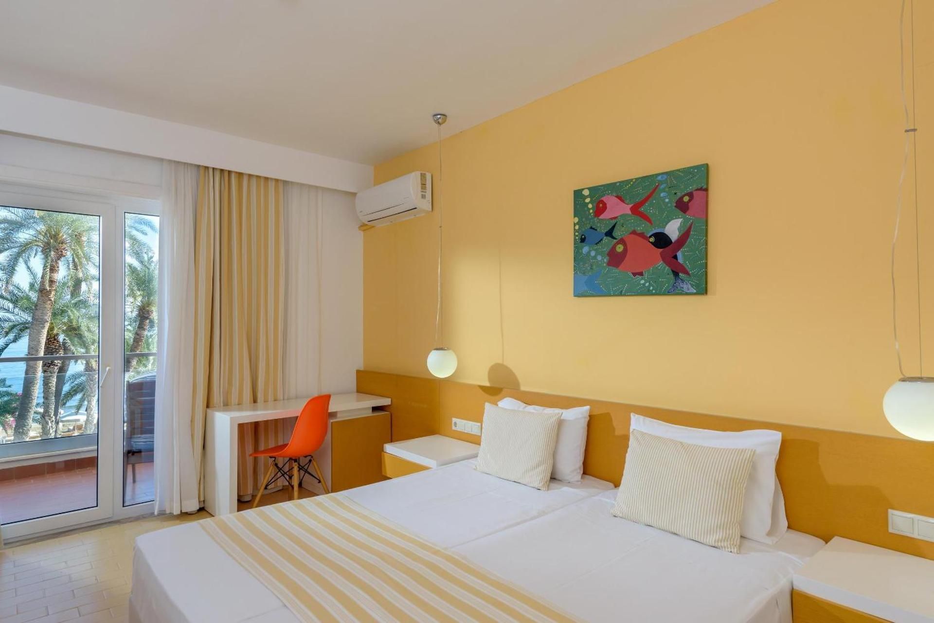 Double or Twin Room with Sea View