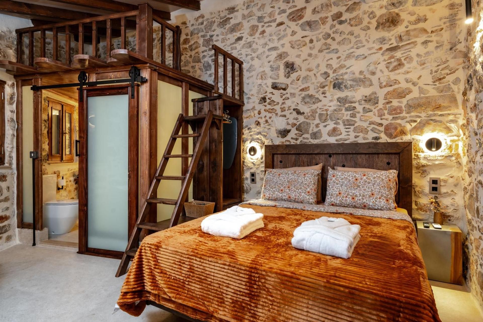 Deluxe Suite with Spa Bath