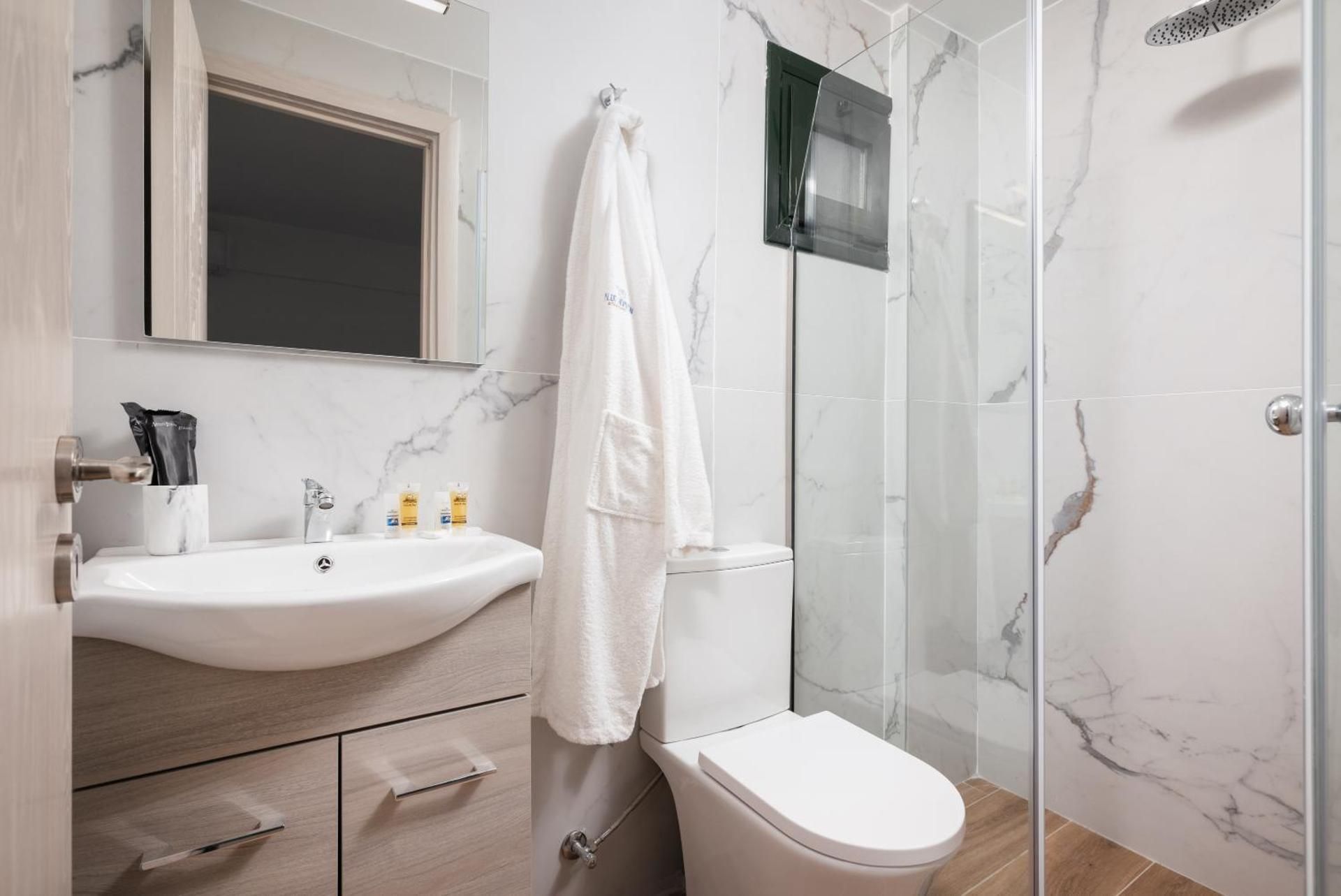 Studio with Spa Bath