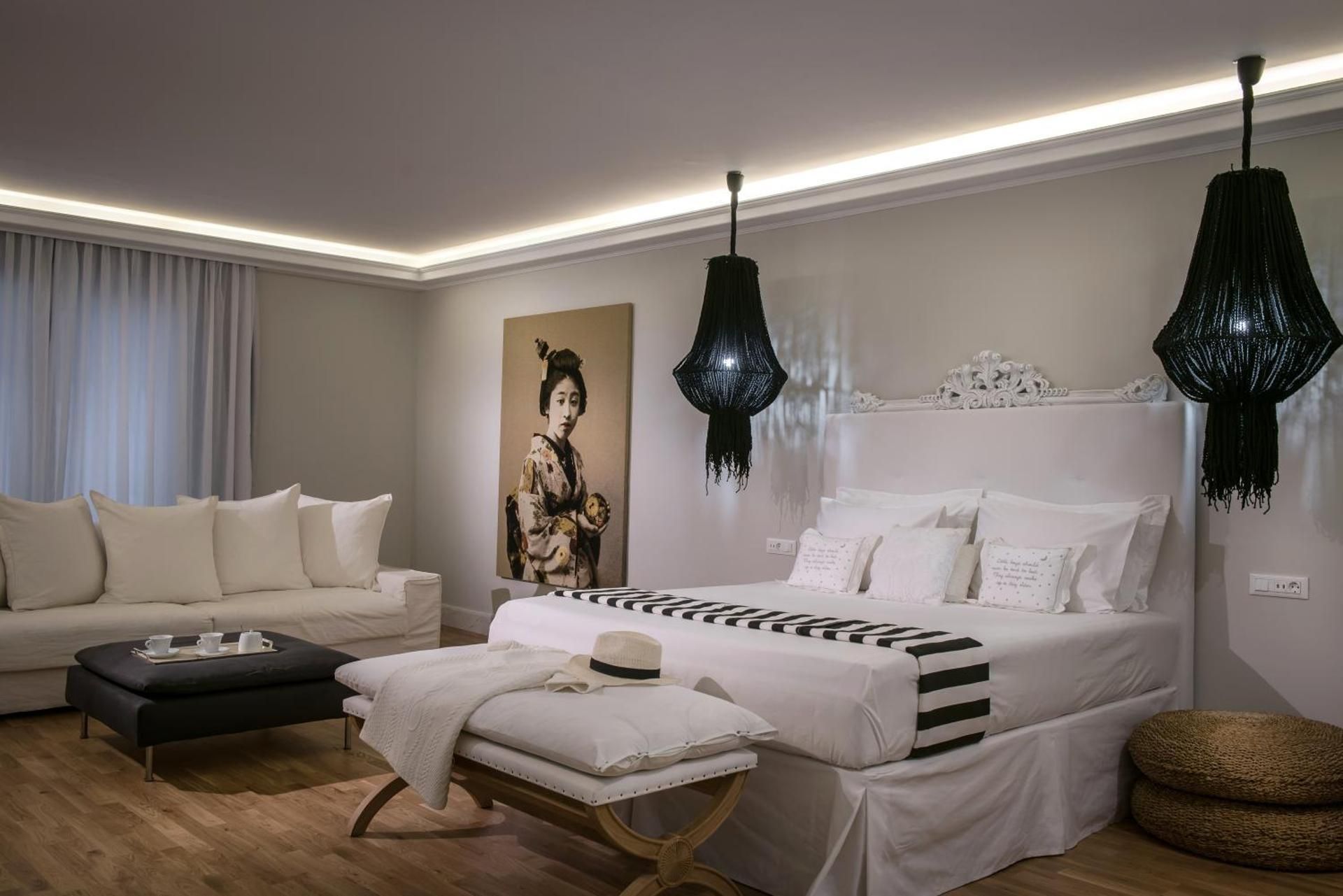 Luxury Suite with Bath
