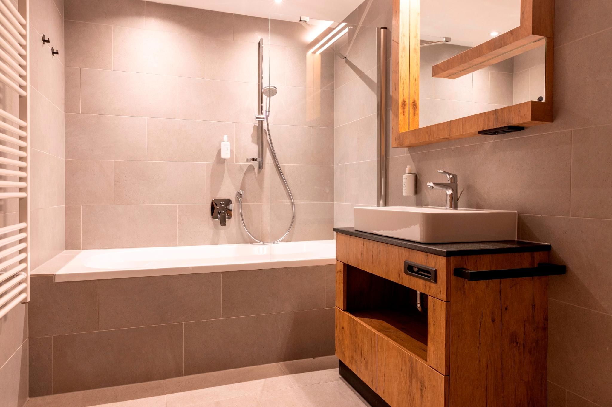 3-Bedroom Executive Apartment with Balcony