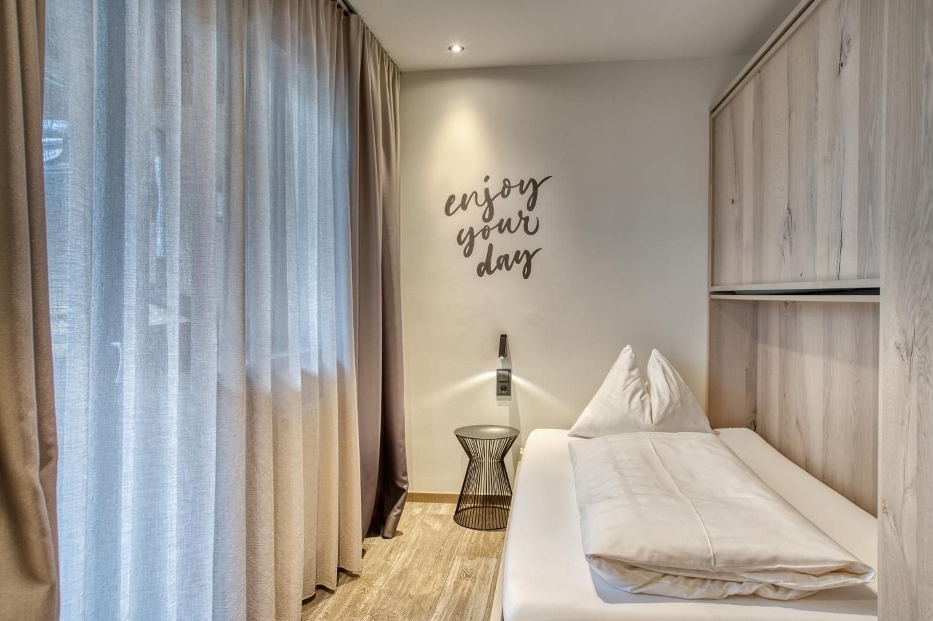 Deluxe Single Room