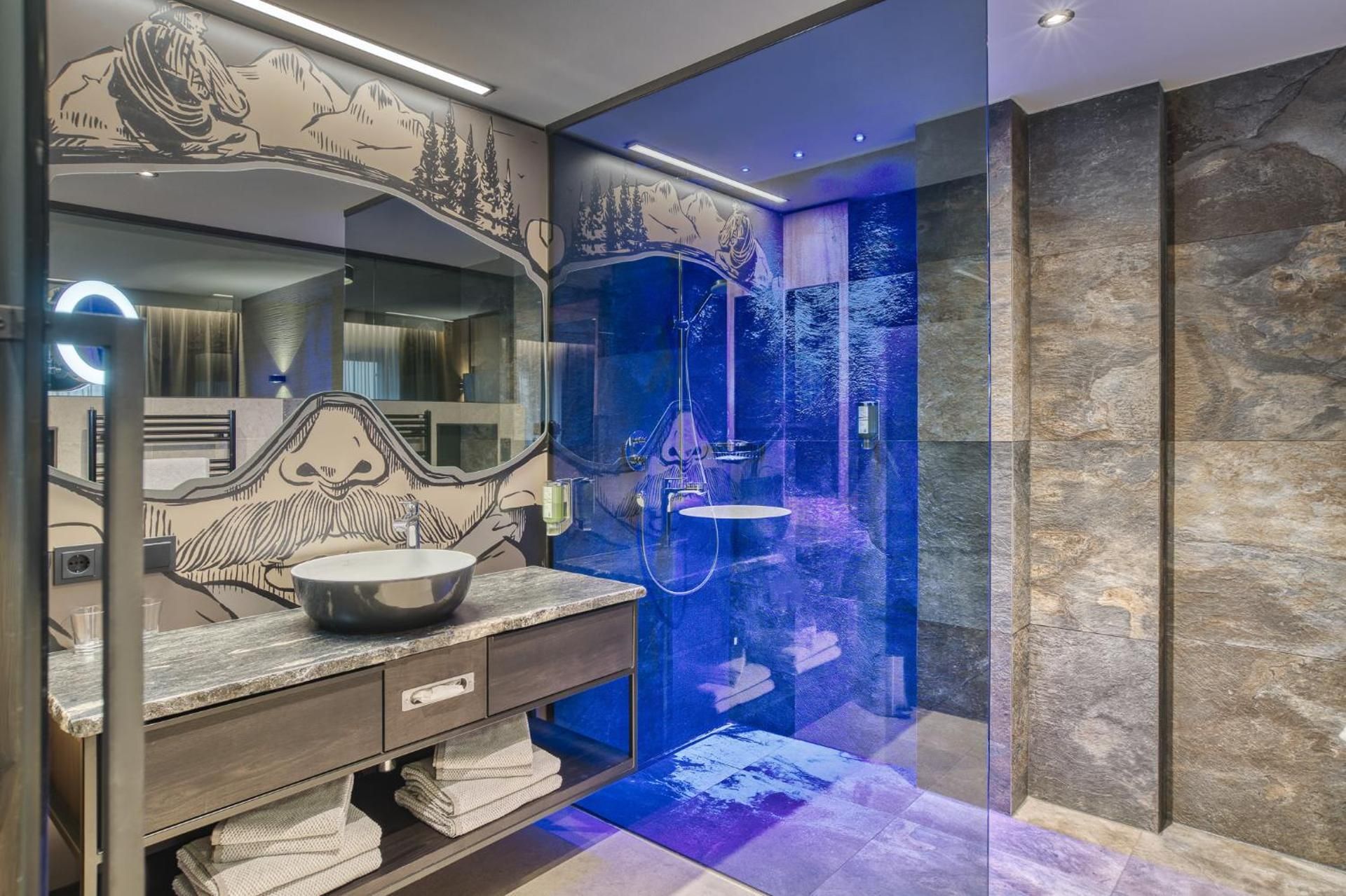 Suite with Mountain View