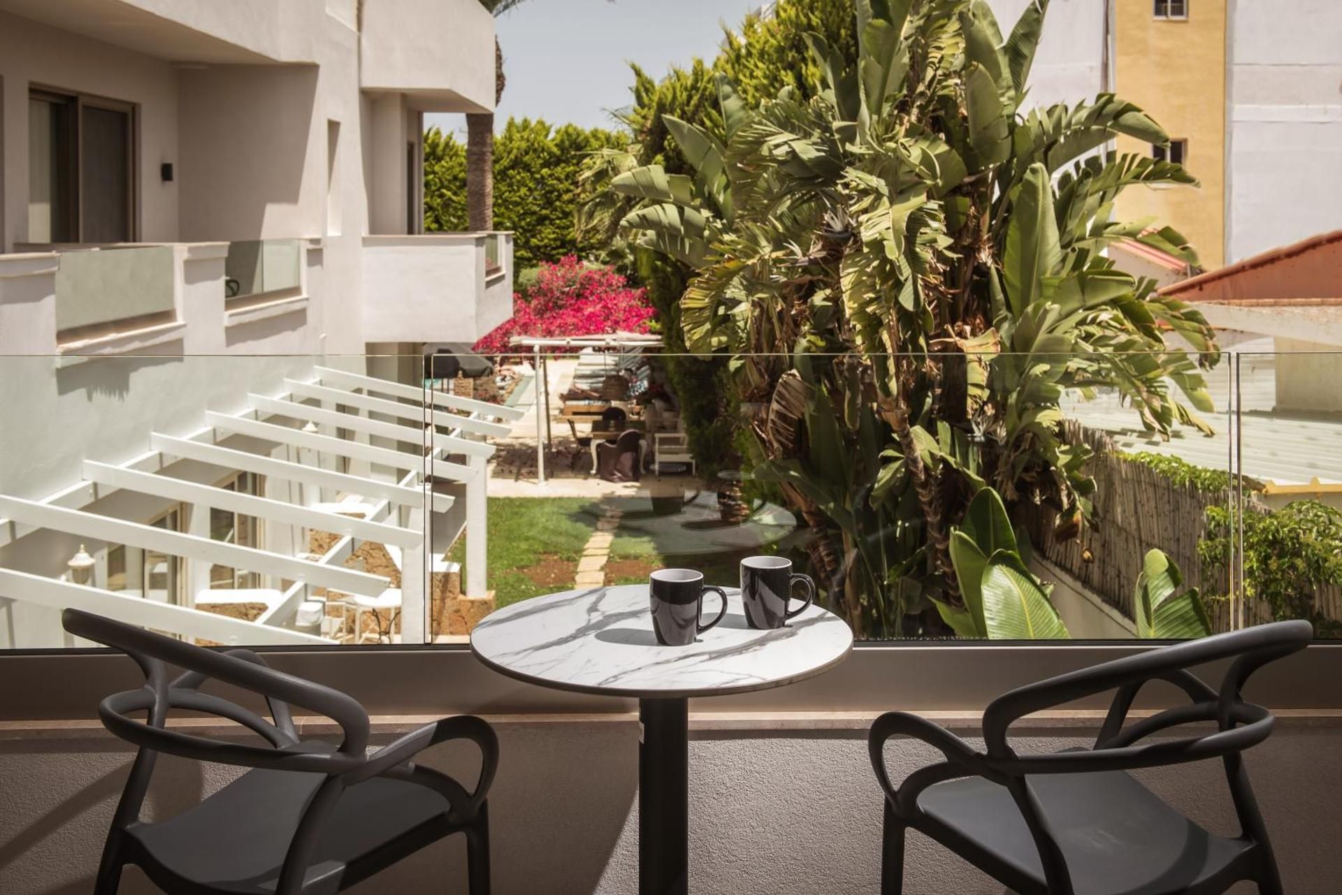 Junior Suite with Garden View