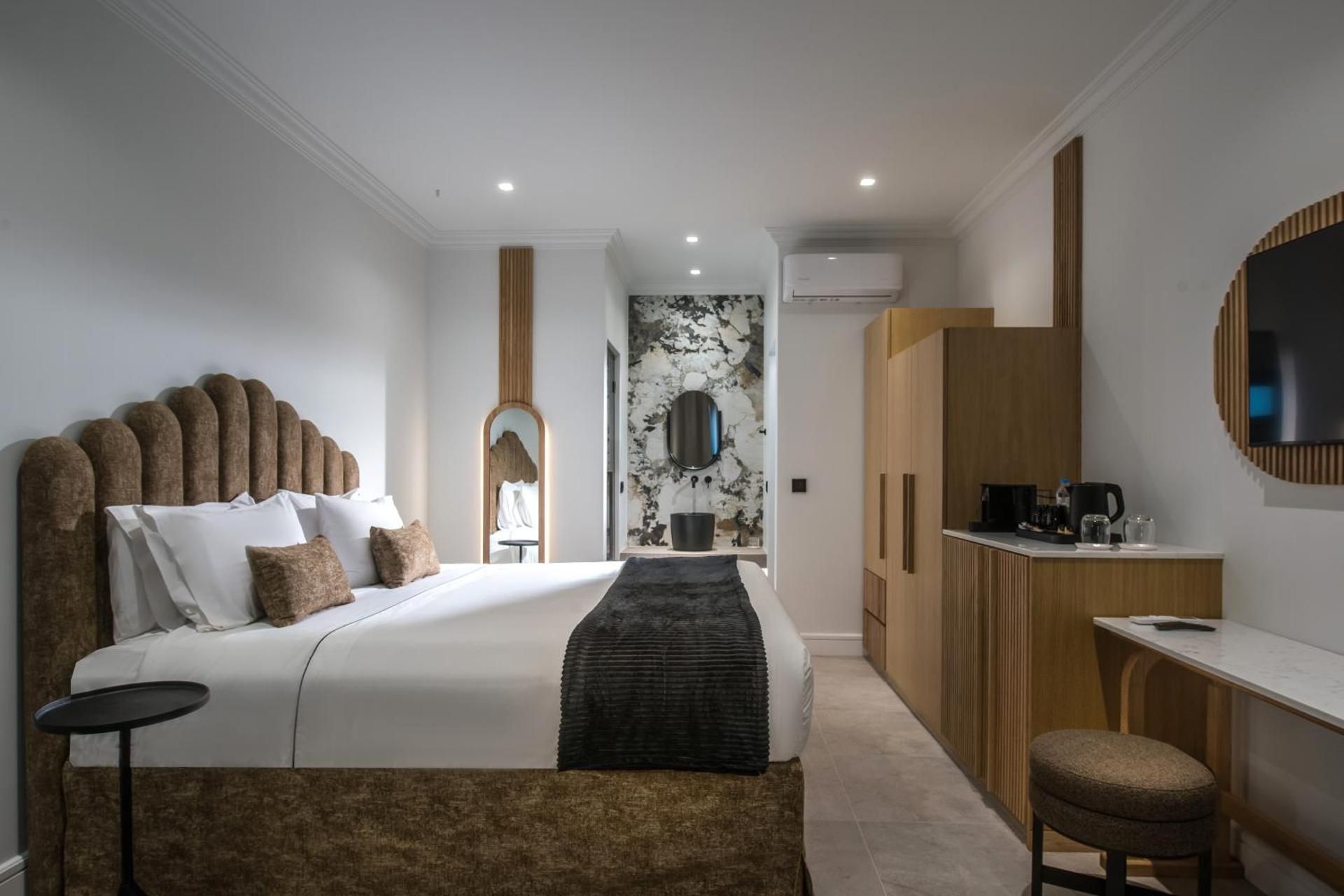 Junior Suite with Garden View