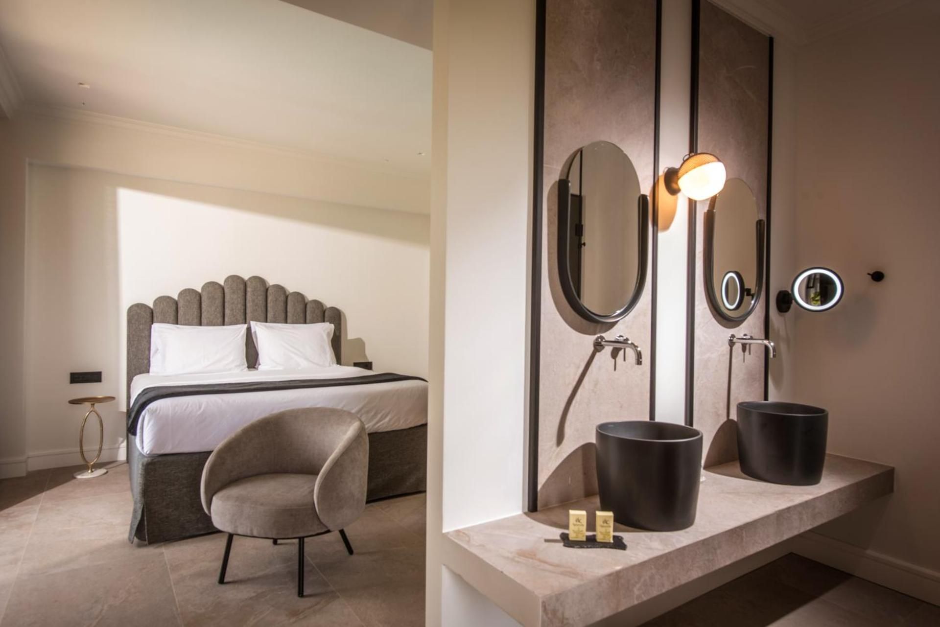 Junior Suite with Pool View