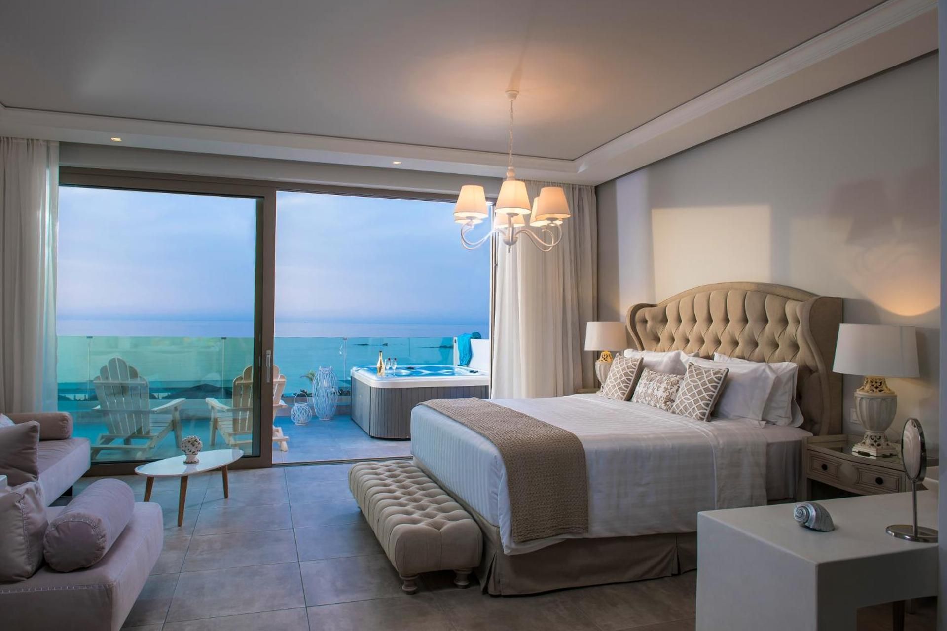 Superior Sandy Suite with Sea View and Hot Tub - Annex