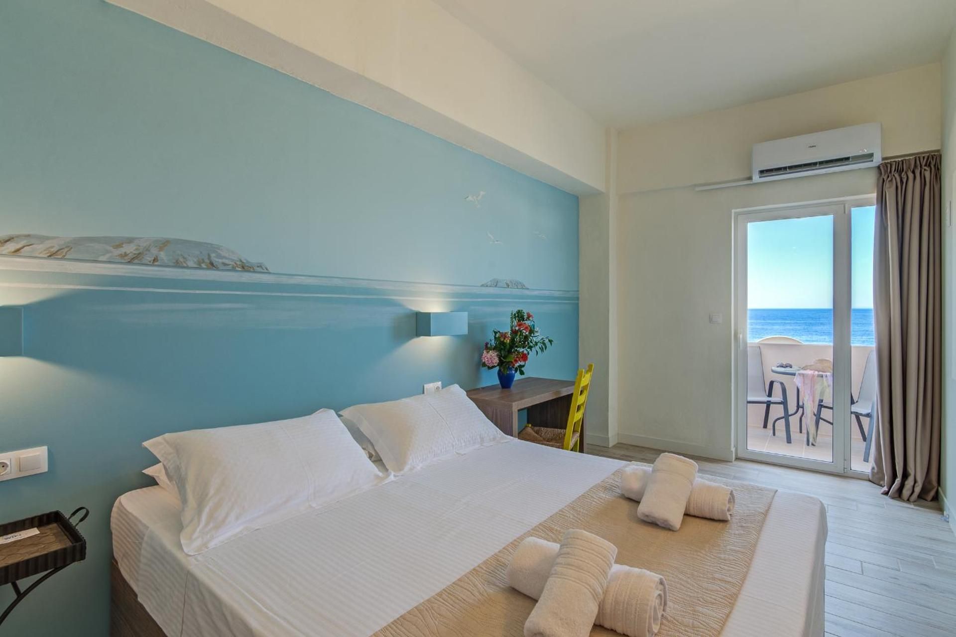 Deluxe Double Room with Balcony and Sea View
