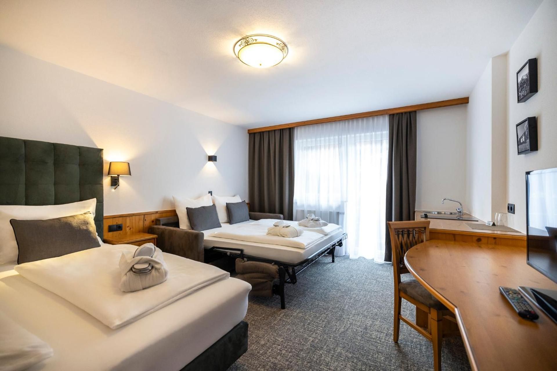 Deluxe Quadruple Room