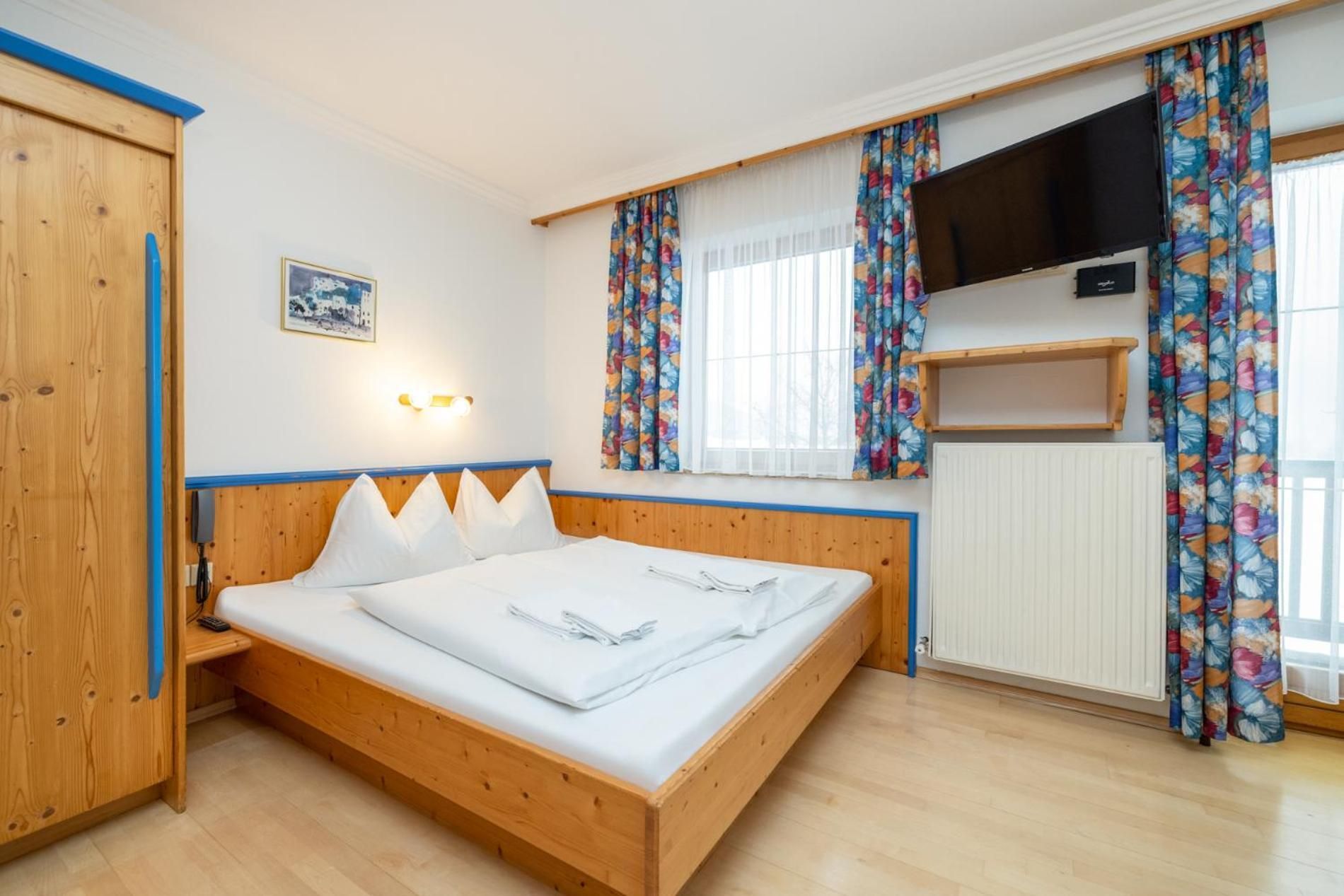 Studio Apartment with Balcony
