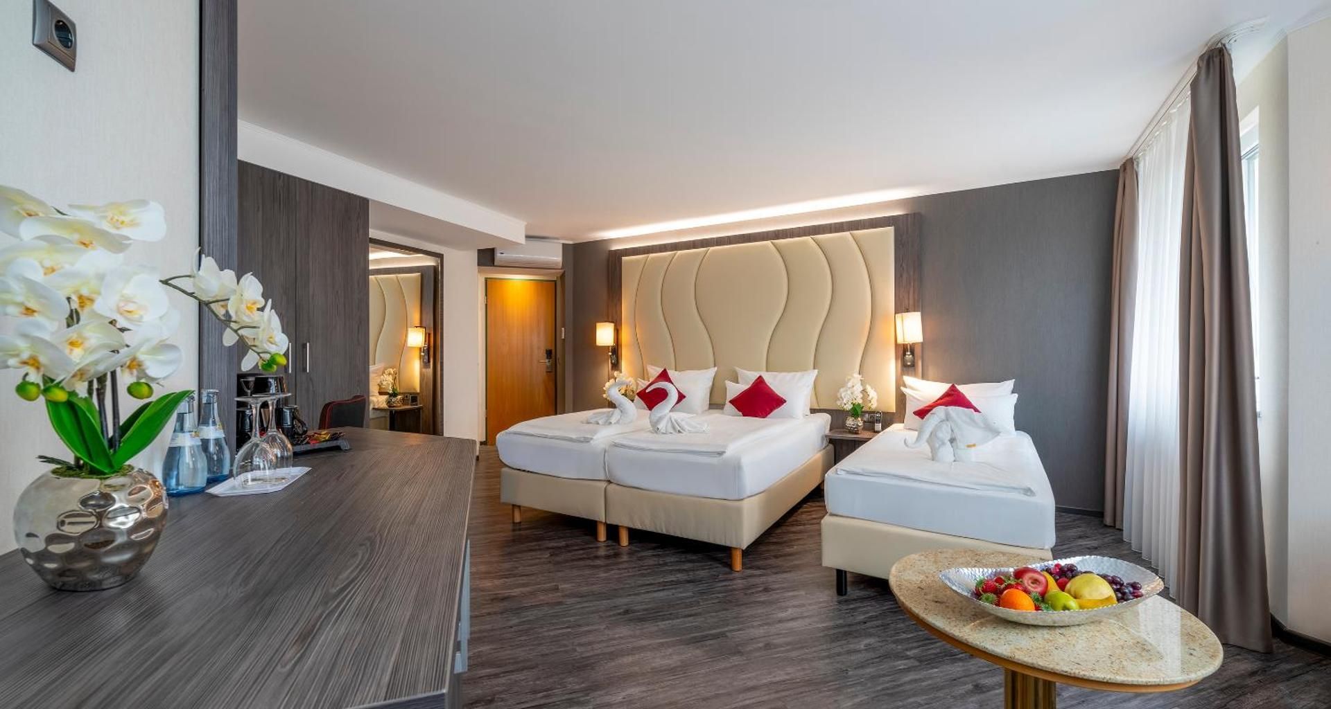 Premium Triple Room with Sitting Corner