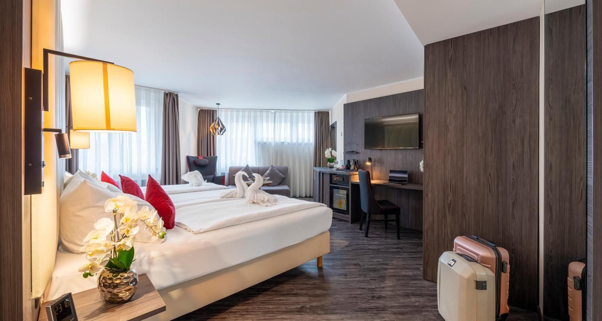 Premium Triple Room with Sitting Corner