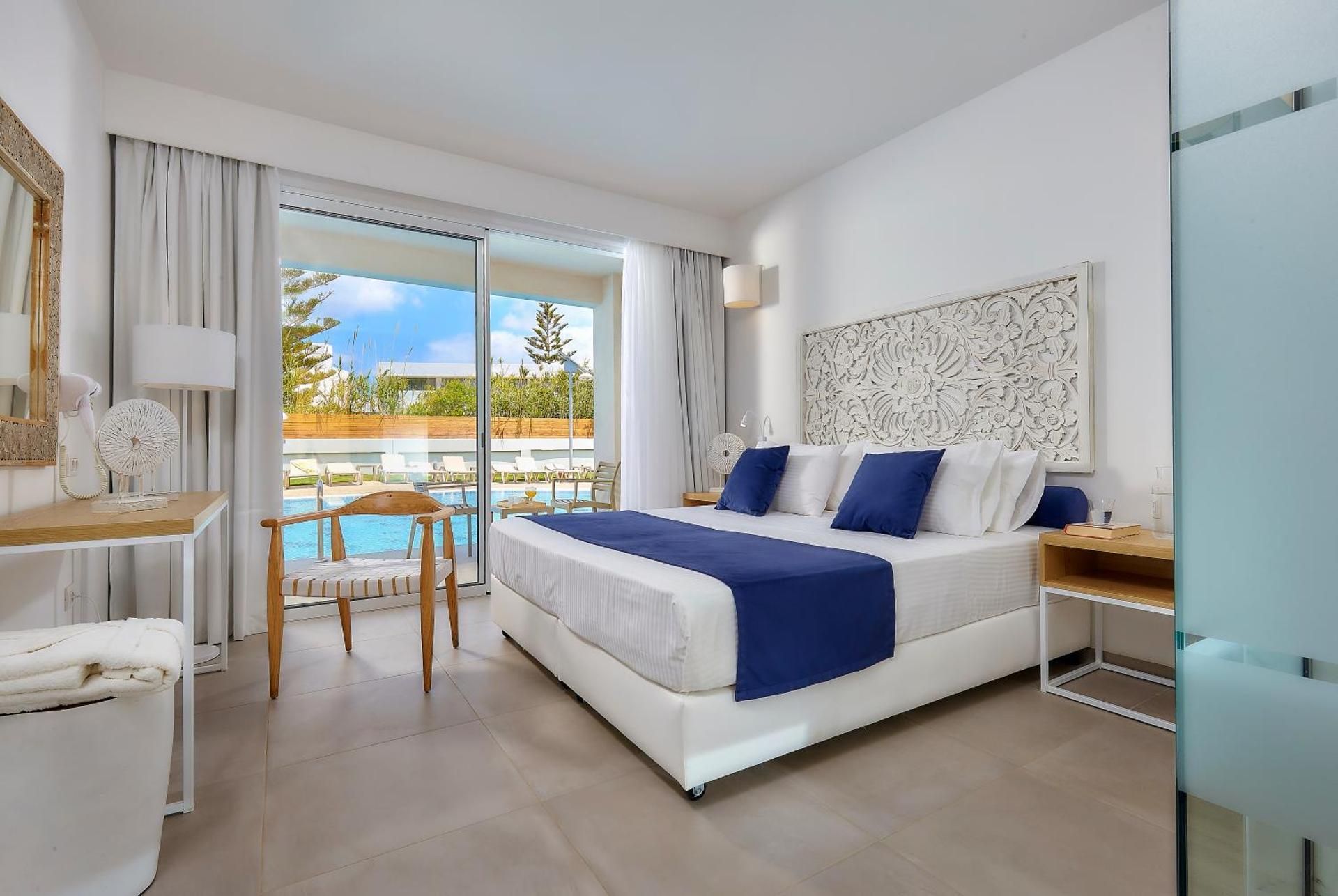 Junior Suite with Pool View