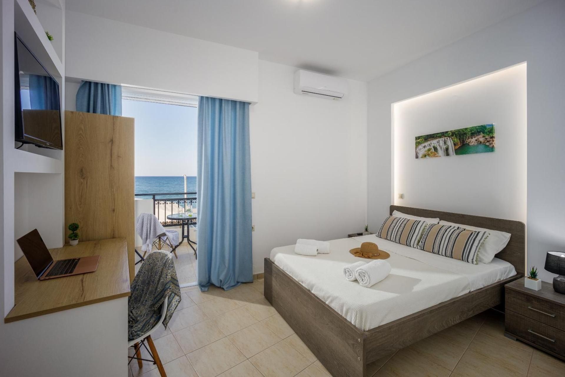 Deluxe Double Room with Balcony and Sea View