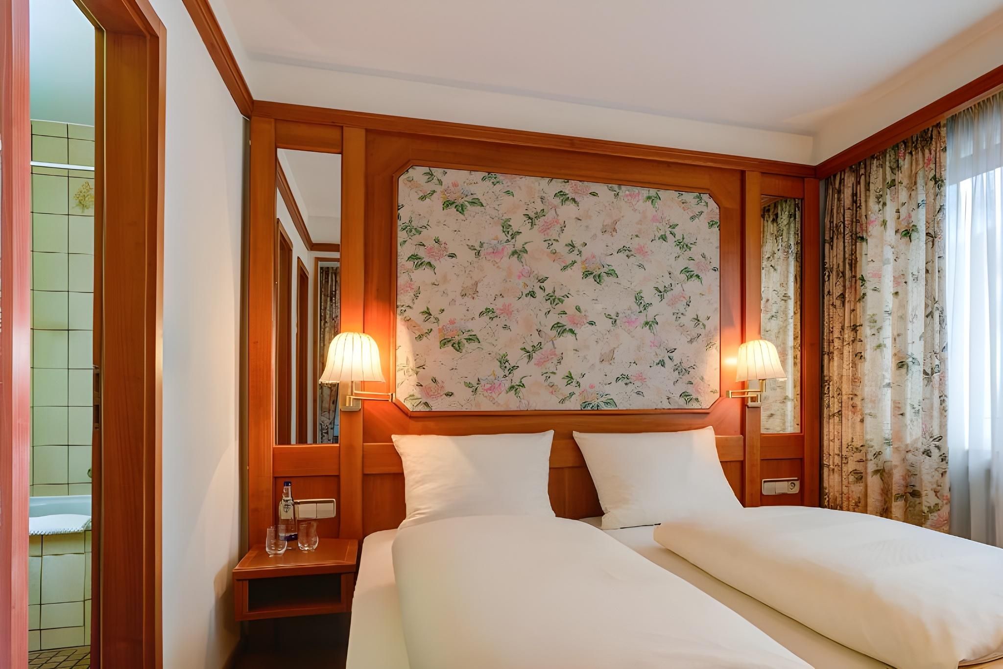 Centro Hotel Stern, Trademark Collection by Wyndham Standard Quadruple Room